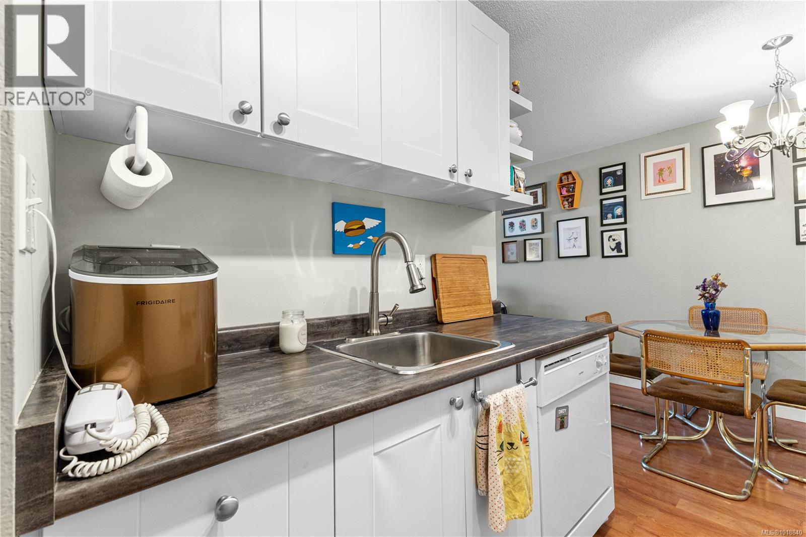 309 3277 Glasgow Ave, Saanich, British Columbia  V8X 1M3 - Photo 9 - 1018840