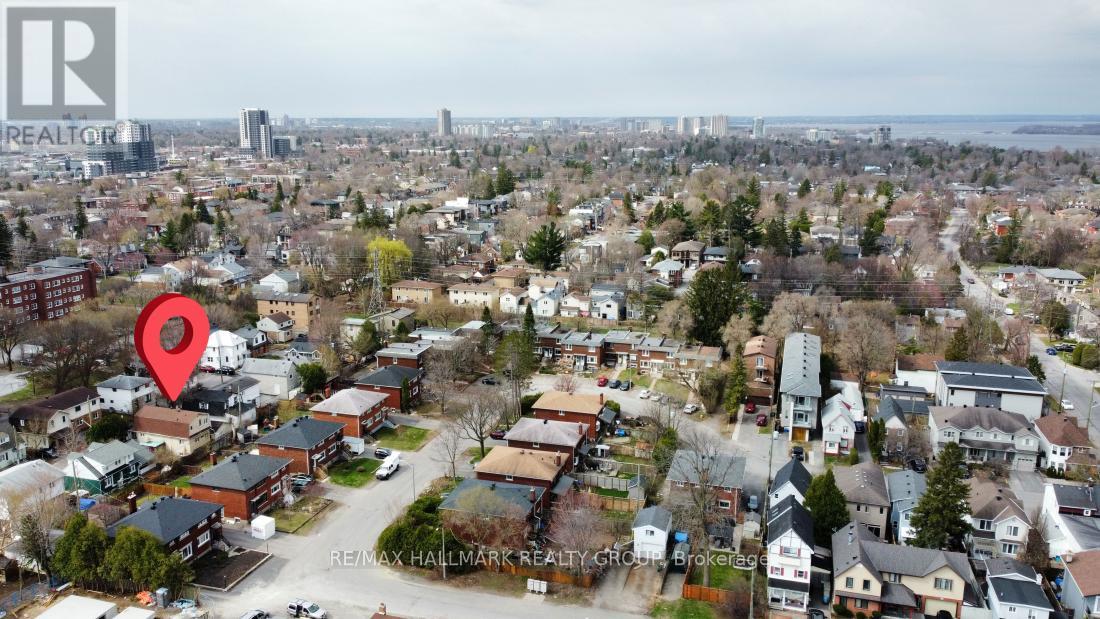 189 Devonshire Lane, Ottawa, Ontario K1Z 7G6 - Photo 12 - X12327276