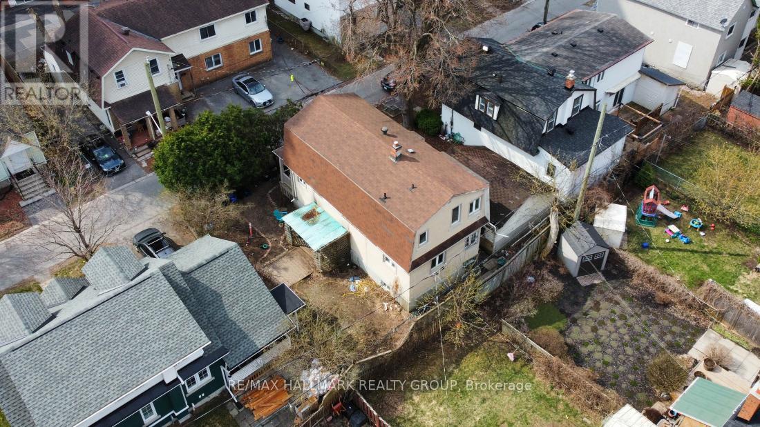 189 Devonshire Lane, Ottawa, Ontario K1Z 7G6 - Photo 9 - X12327276