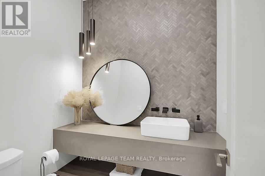 6865 Pebble Trail Way, Ottawa, Ontario  K4P 0B7 - Photo 22 - X12366447