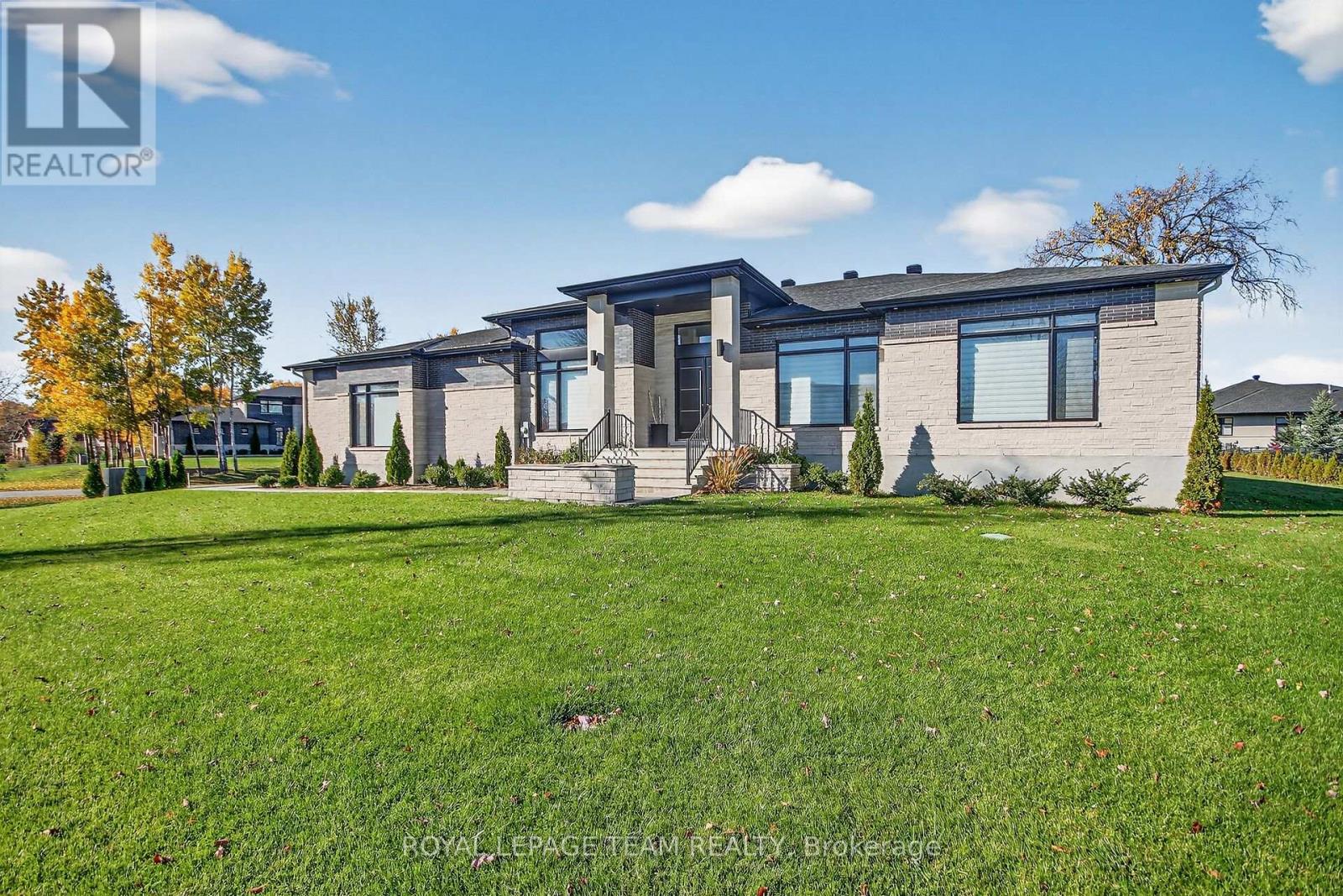 6865 Pebble Trail Way, Ottawa, Ontario  K4P 0B7 - Photo 2 - X12366447