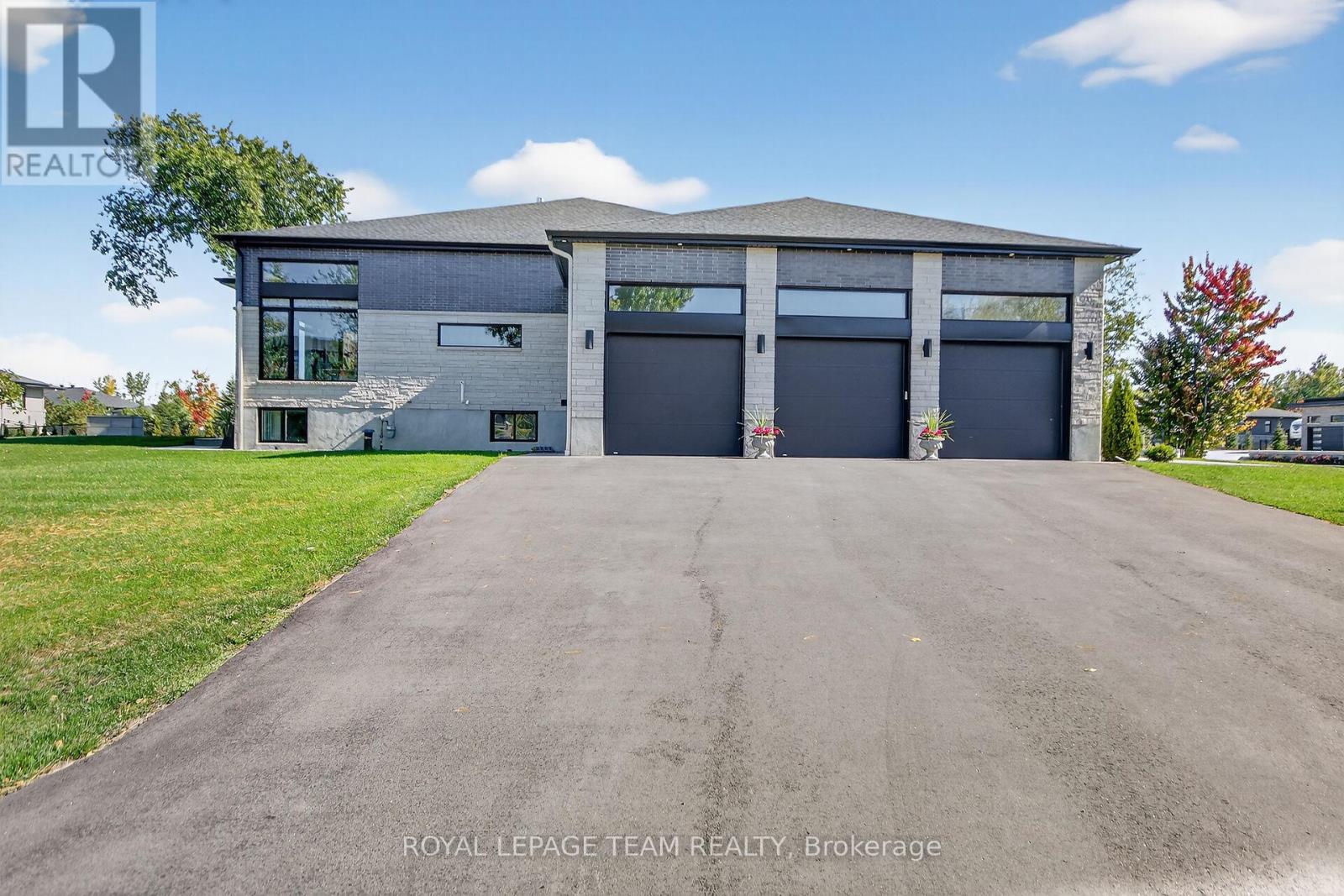 6865 Pebble Trail Way, Ottawa, Ontario  K4P 0B7 - Photo 3 - X12366447