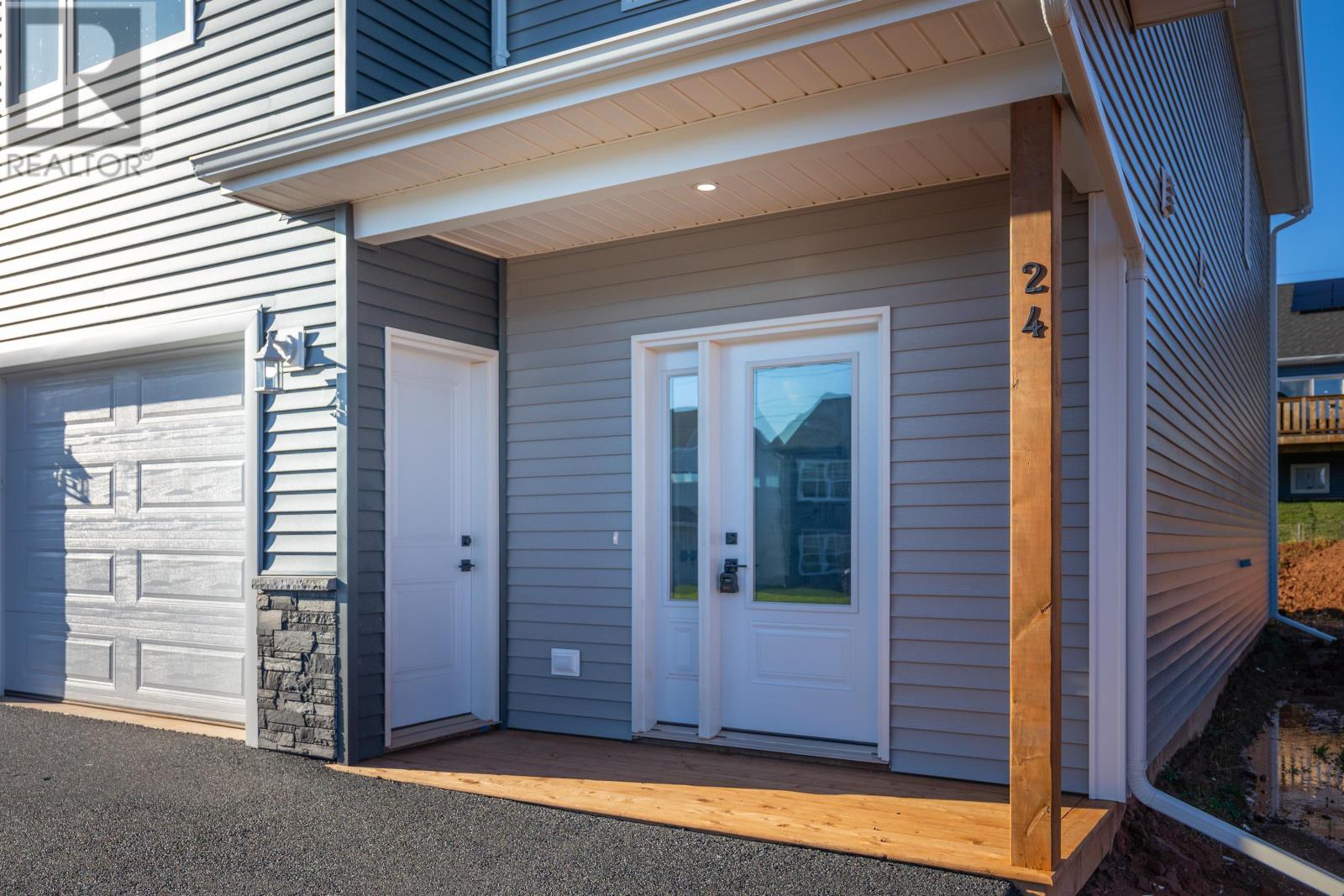 24 Hudson Avenue, Charlottetown, Prince Edward Island  C1E 3W2 - Photo 3 - 202527435