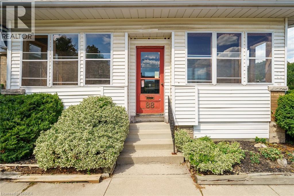 88 East Avenue, Brantford, Ontario N3S 3L7 - Photo 2 - 40767580