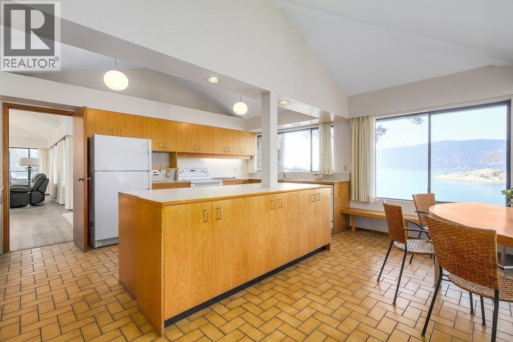 6648 Marine Drive, West Vancouver, British Columbia  V7W 2S9 - Photo 5 - R3064144