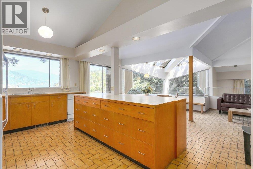 6648 Marine Drive, West Vancouver, British Columbia  V7W 2S9 - Photo 4 - R3064144