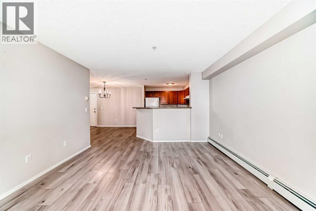 312, 17 Country Village Bay Ne, Calgary, Alberta  T3K 5Z3 - Photo 11 - A2268620
