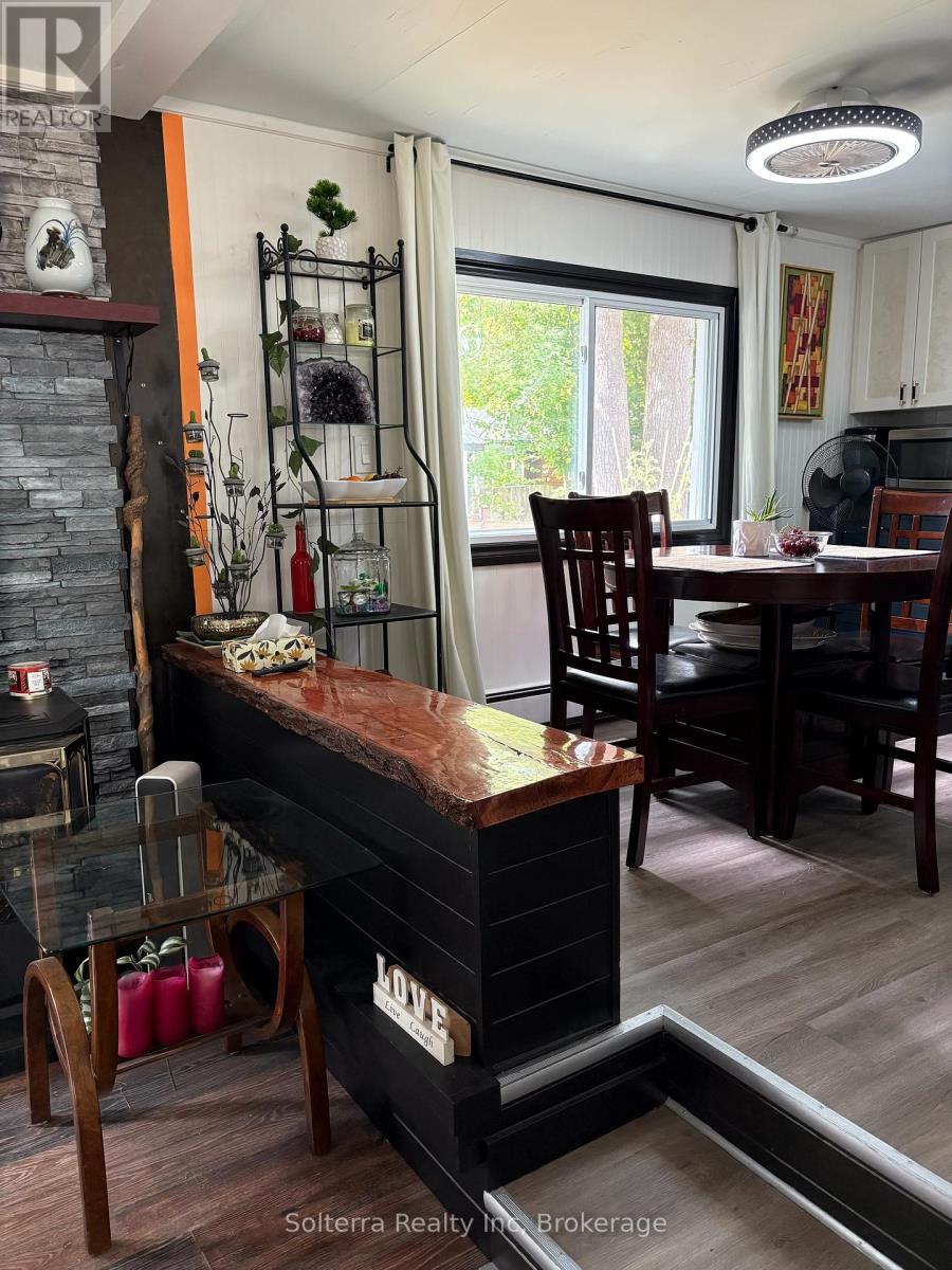 Unit #402 - 1713 Highway 11 S, Gravenhurst, Ontario P0E 1G0 - Photo 14 - X12361417