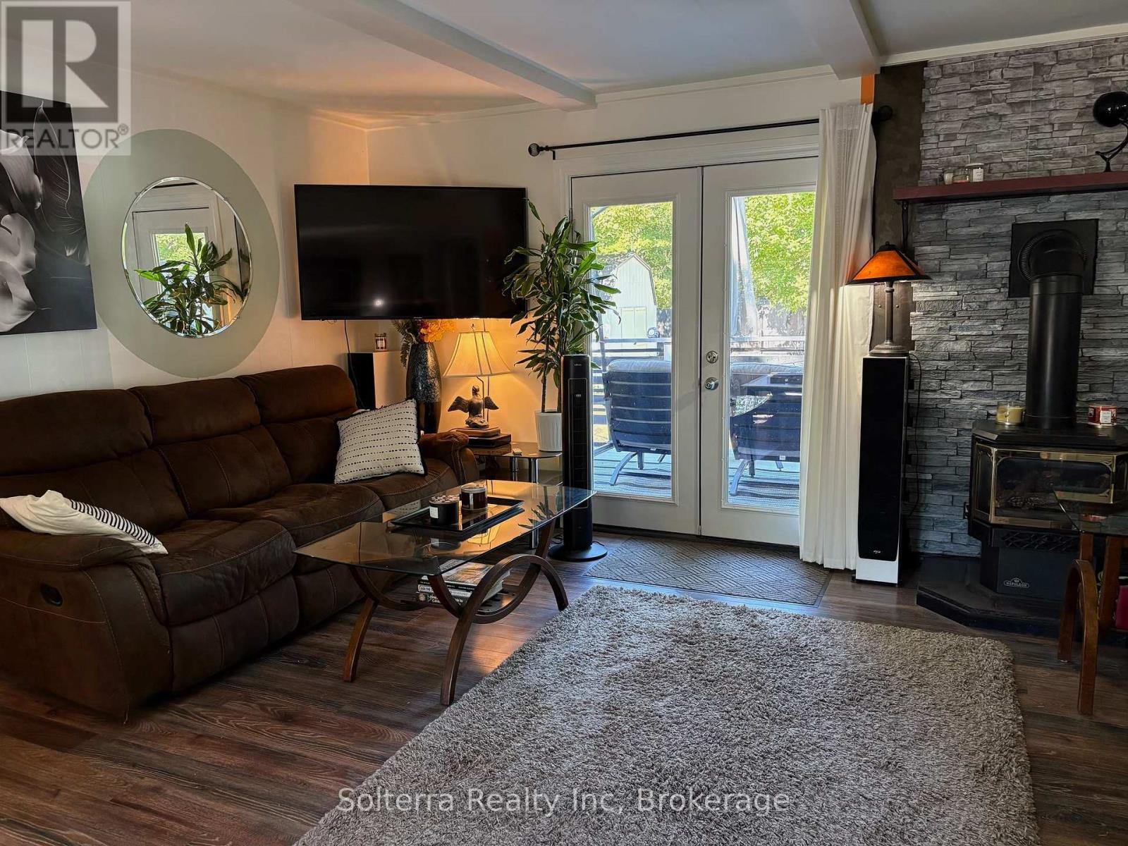 Unit #402 - 1713 Highway 11 S, Gravenhurst, Ontario P0E 1G0 - Photo 18 - X12361417