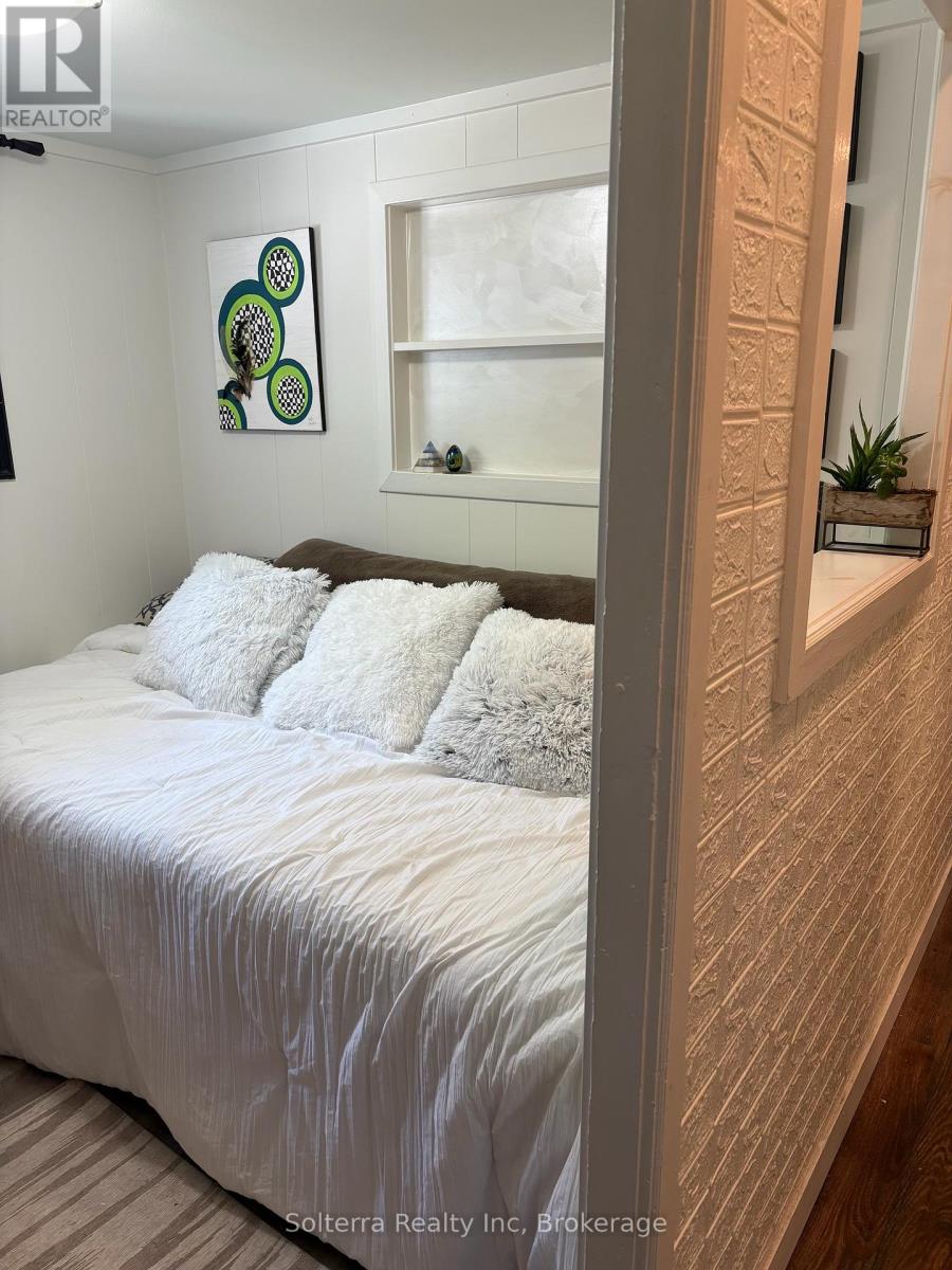 Unit #402 - 1713 Highway 11 S, Gravenhurst, Ontario P0E 1G0 - Photo 28 - X12361417