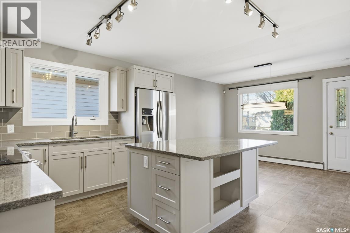 812 L Avenue N, Saskatoon, Saskatchewan  S7L 2R4 - Photo 10 - SK023551