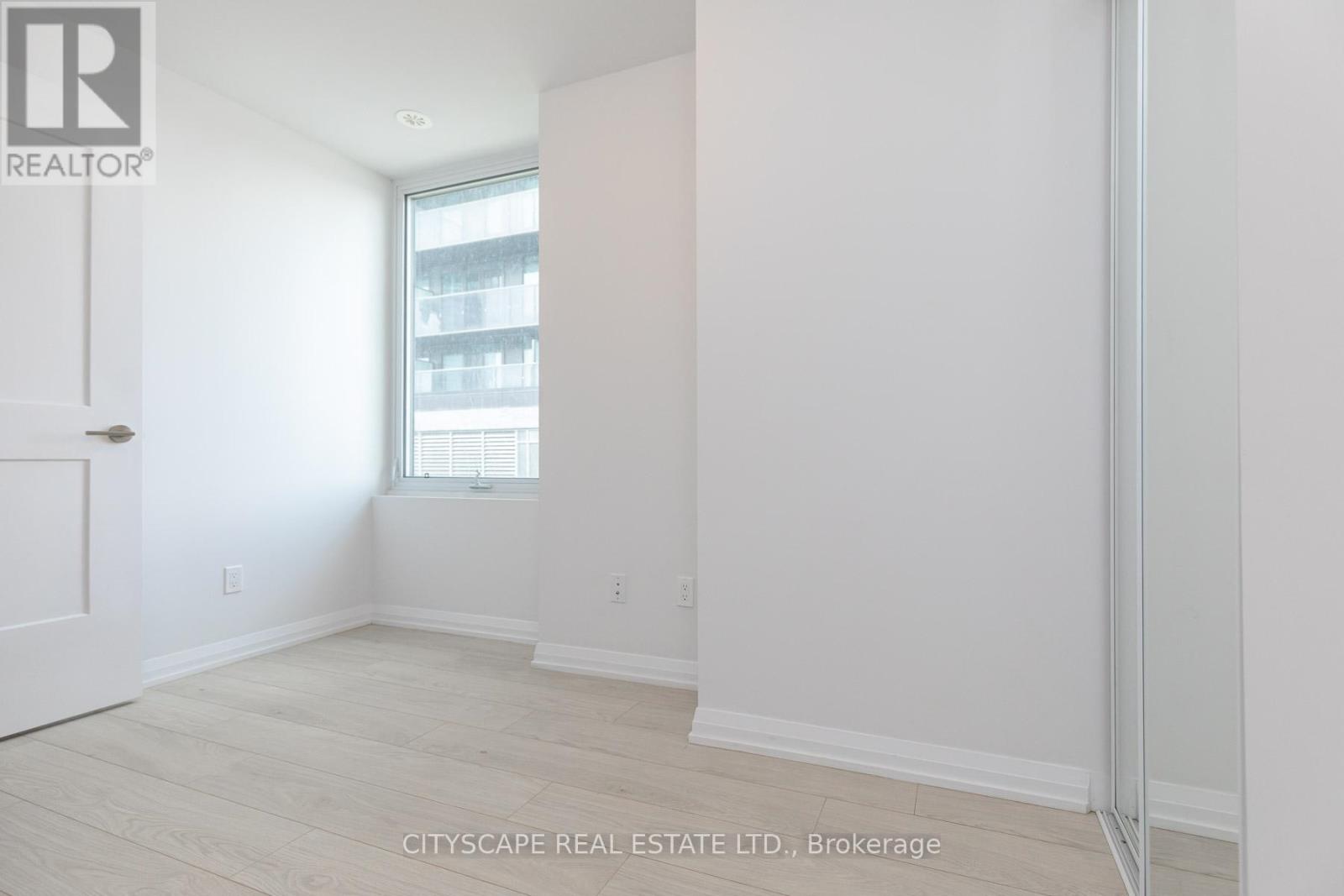 Th 01 - 1010 Portage Parkway, Vaughan, Ontario  L4K 0K3 - Photo 18 - N12509414