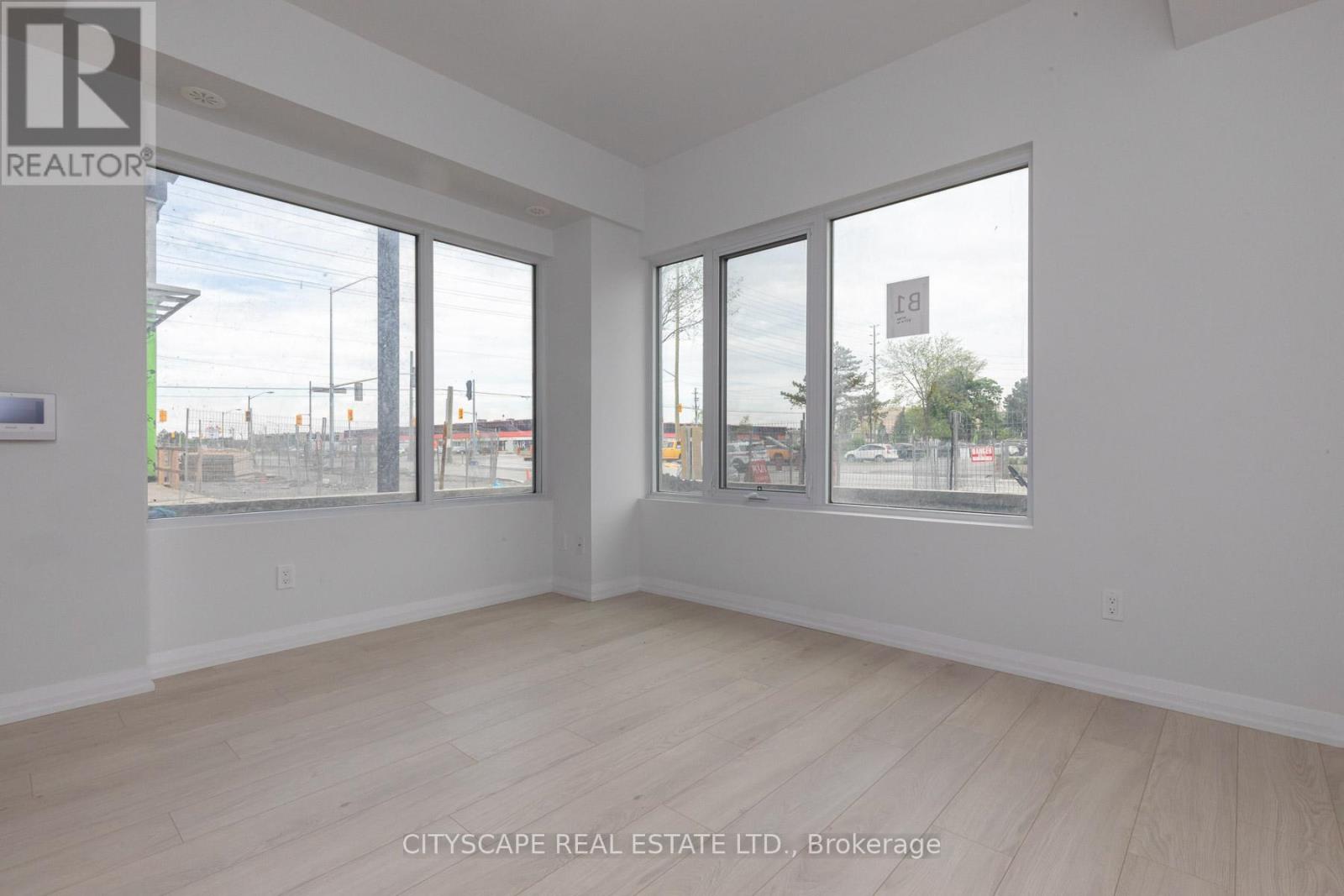 Th 01 - 1010 Portage Parkway, Vaughan, Ontario  L4K 0K3 - Photo 9 - N12509414