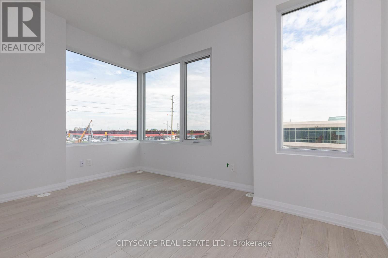 Th 01 - 1010 Portage Parkway, Vaughan, Ontario  L4K 0K3 - Photo 16 - N12509414