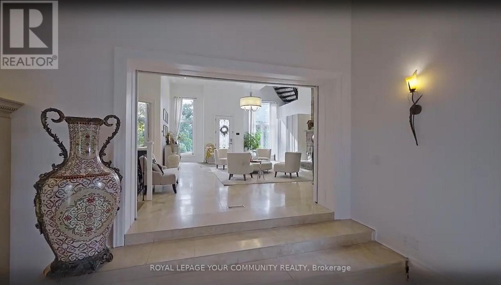 378 Old Bloomington Road, Aurora, Ontario L4G 0M2 - Photo 5 - N12515176