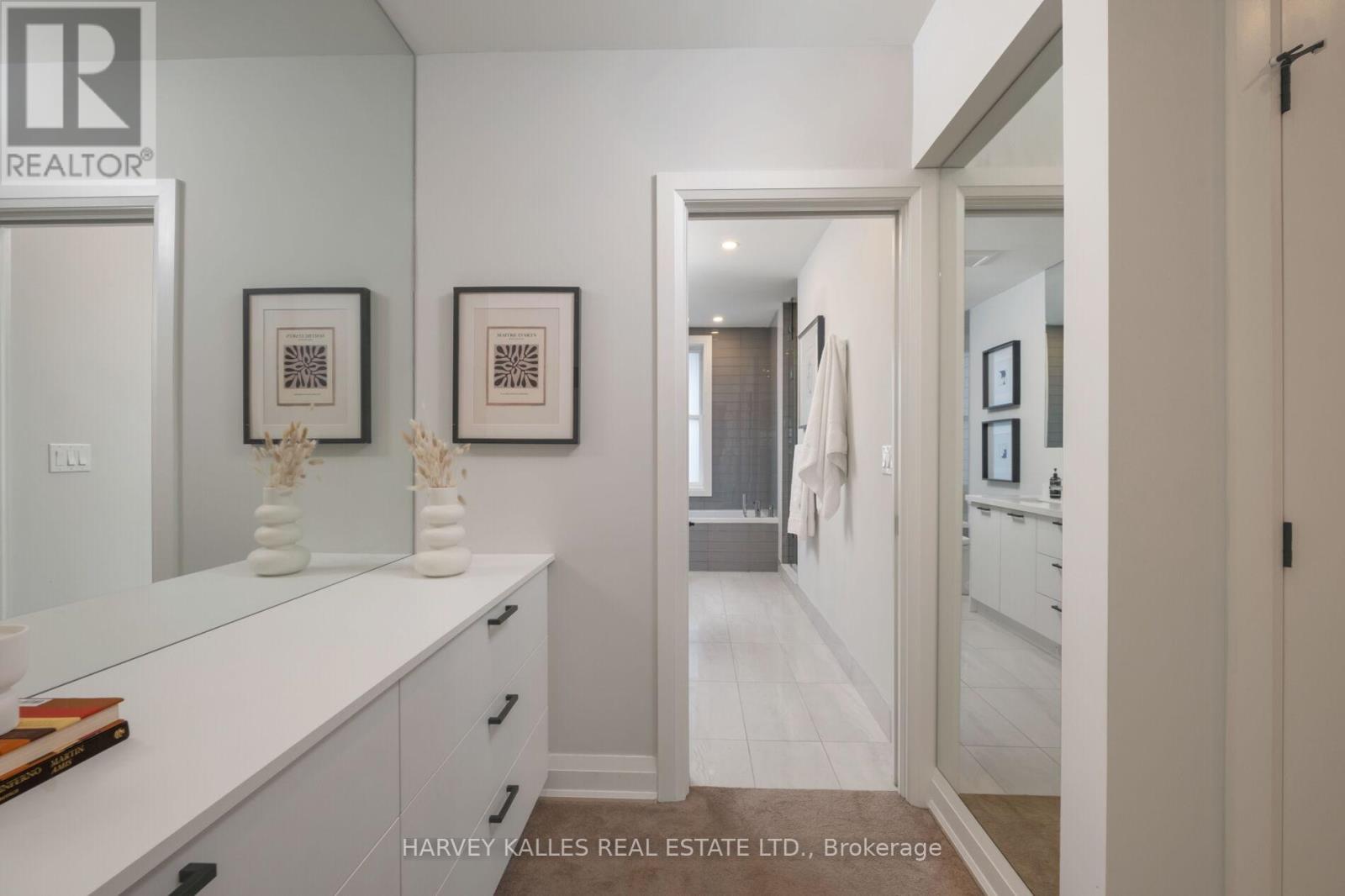 7 Edgedale Road, Toronto, Ontario  M4X 1N5 - Photo 17 - C12518004