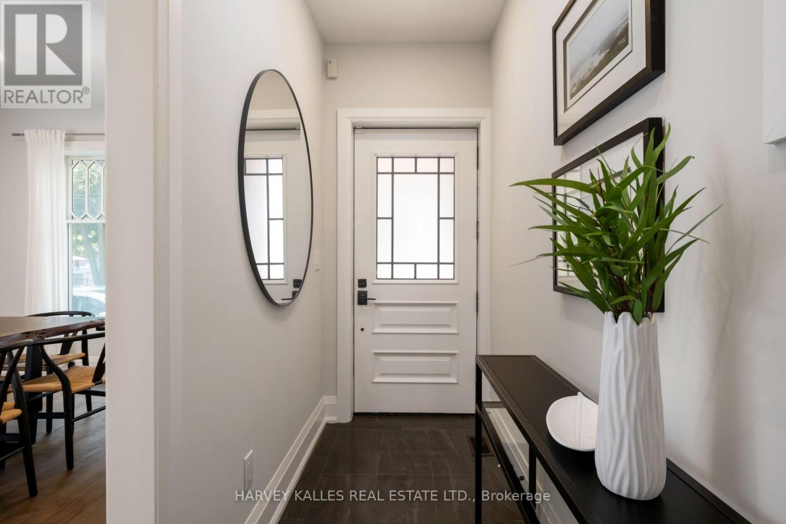 7 Edgedale Road, Toronto, Ontario  M4X 1N5 - Photo 3 - C12518004