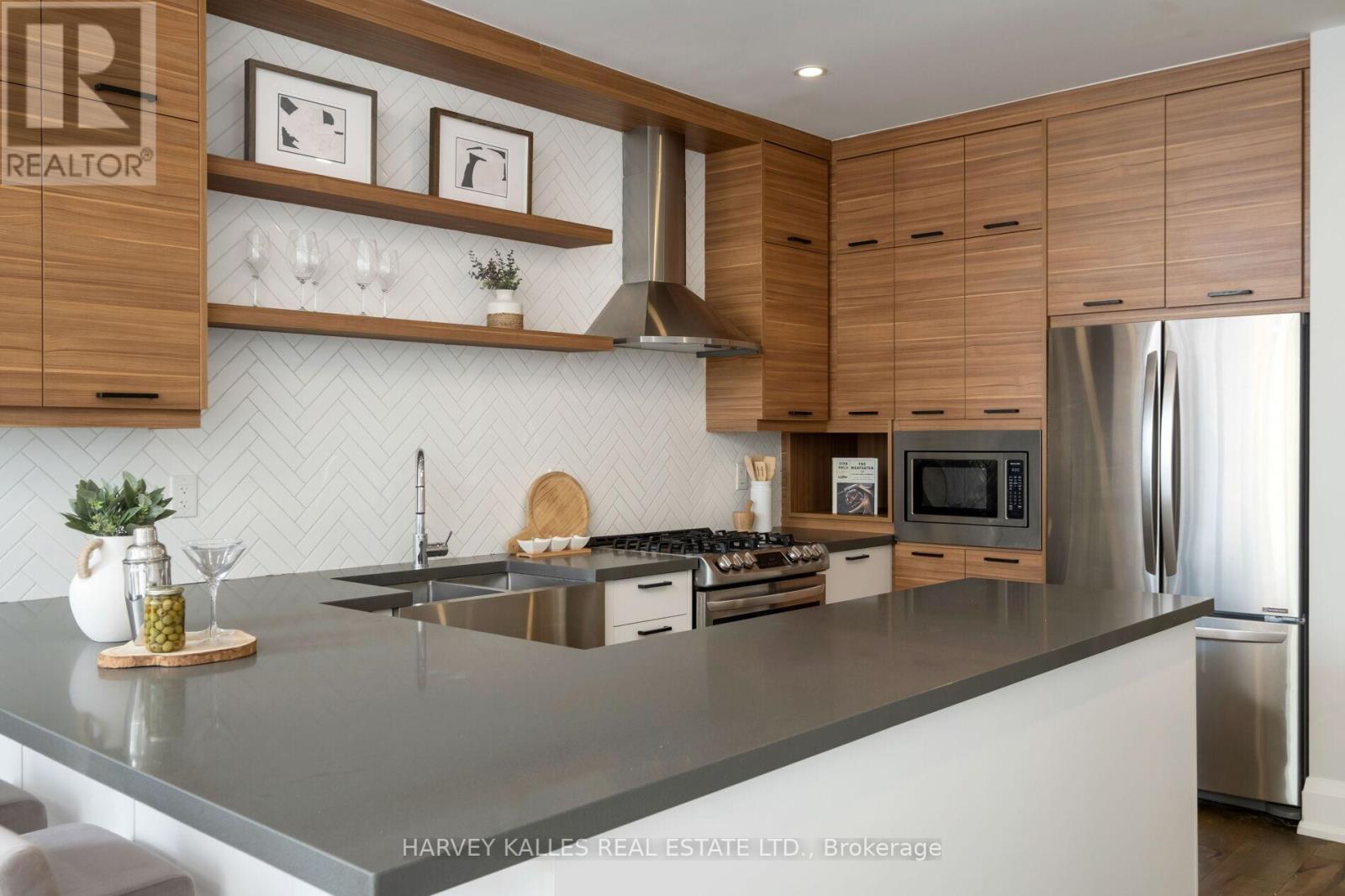 7 Edgedale Road, Toronto, Ontario  M4X 1N5 - Photo 8 - C12518004