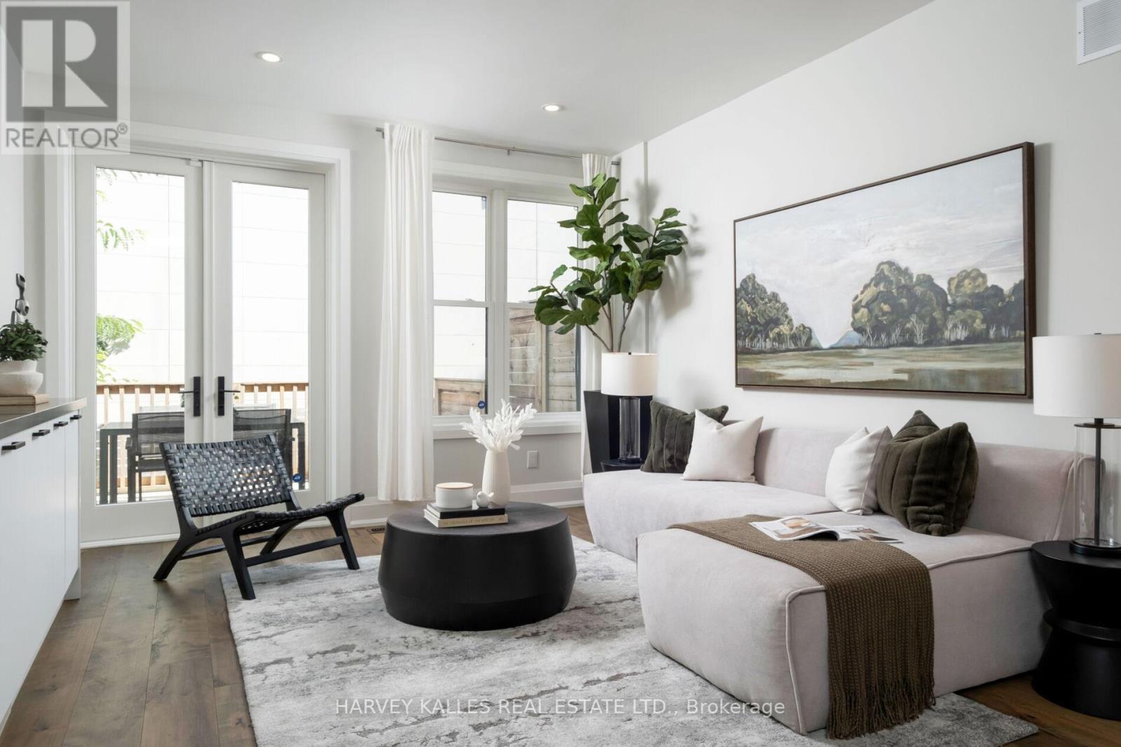 7 Edgedale Road, Toronto, Ontario  M4X 1N5 - Photo 9 - C12518004