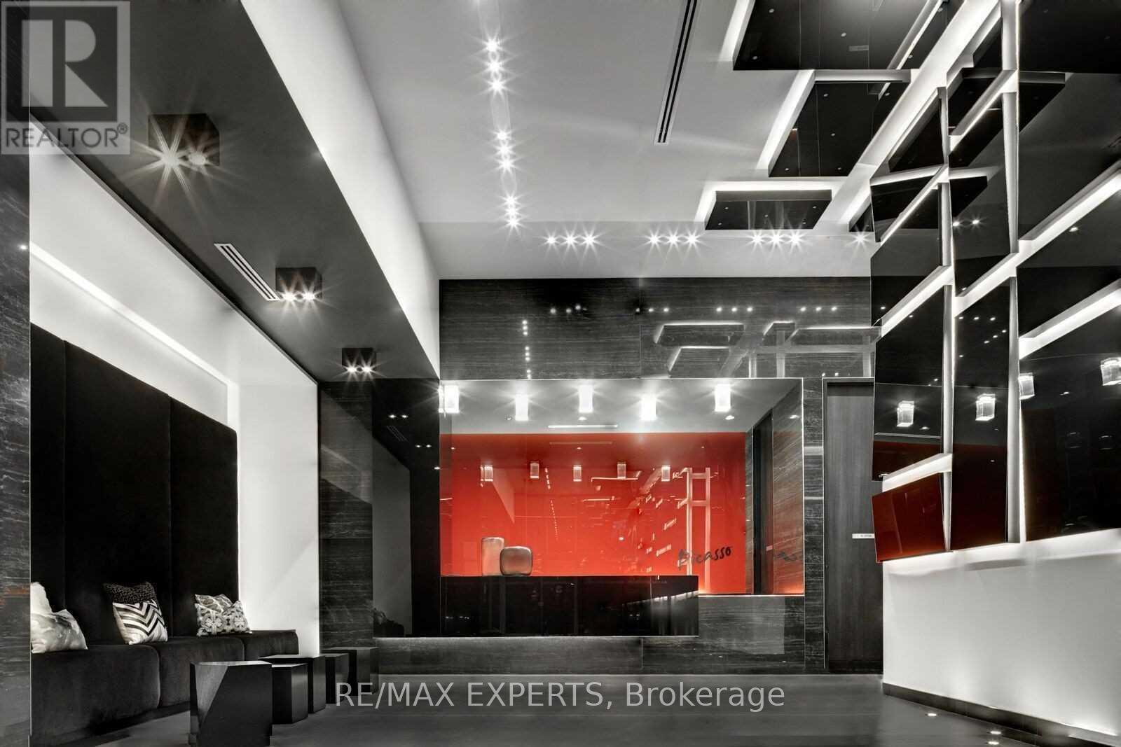 1812 - 318 Richmond Street W, Toronto, Ontario  M5V 1X2 - Photo 2 - C12518014