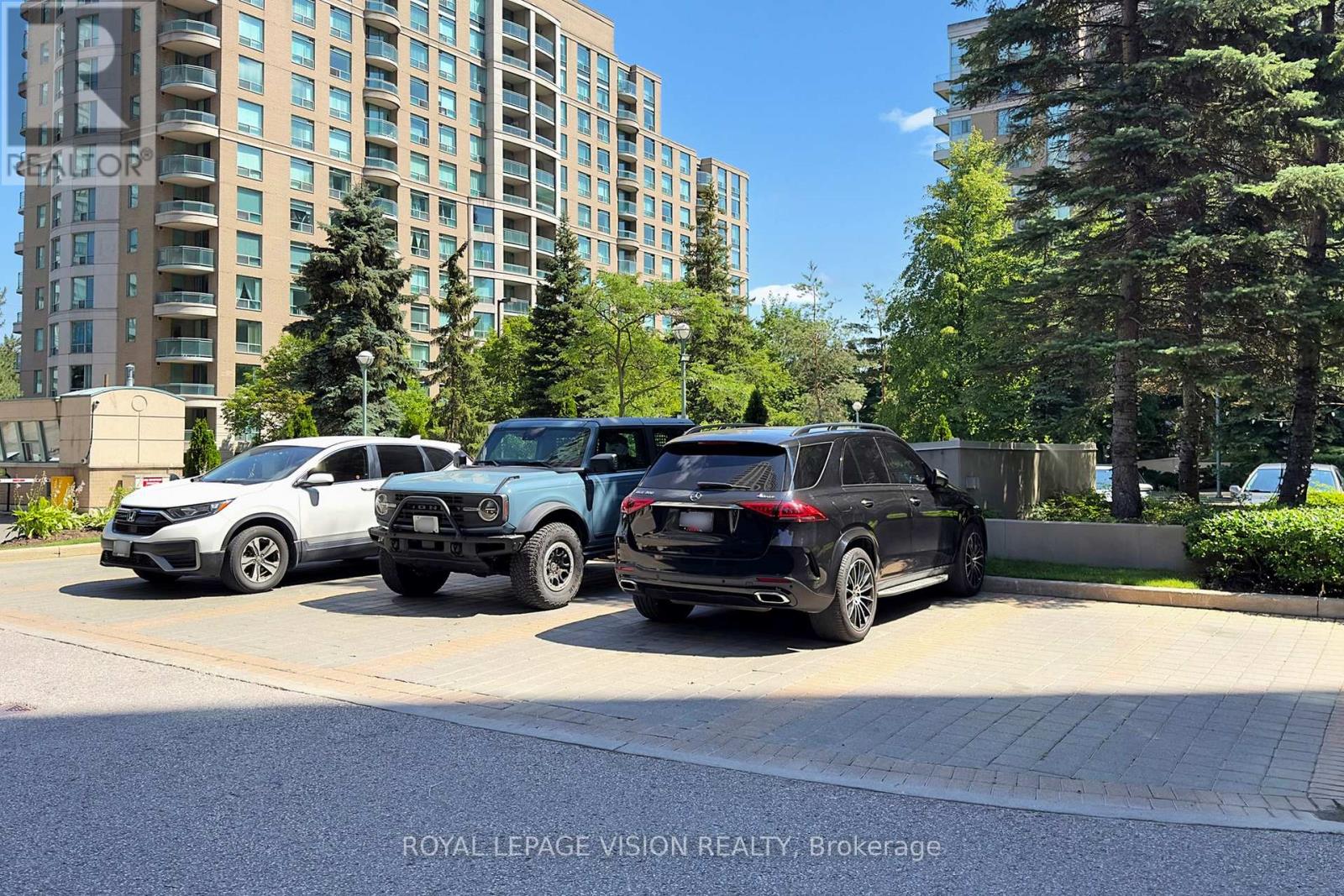 1905 - 3 Pemberton Avenue, Toronto, Ontario  M2M 4M1 - Photo 4 - C12518040