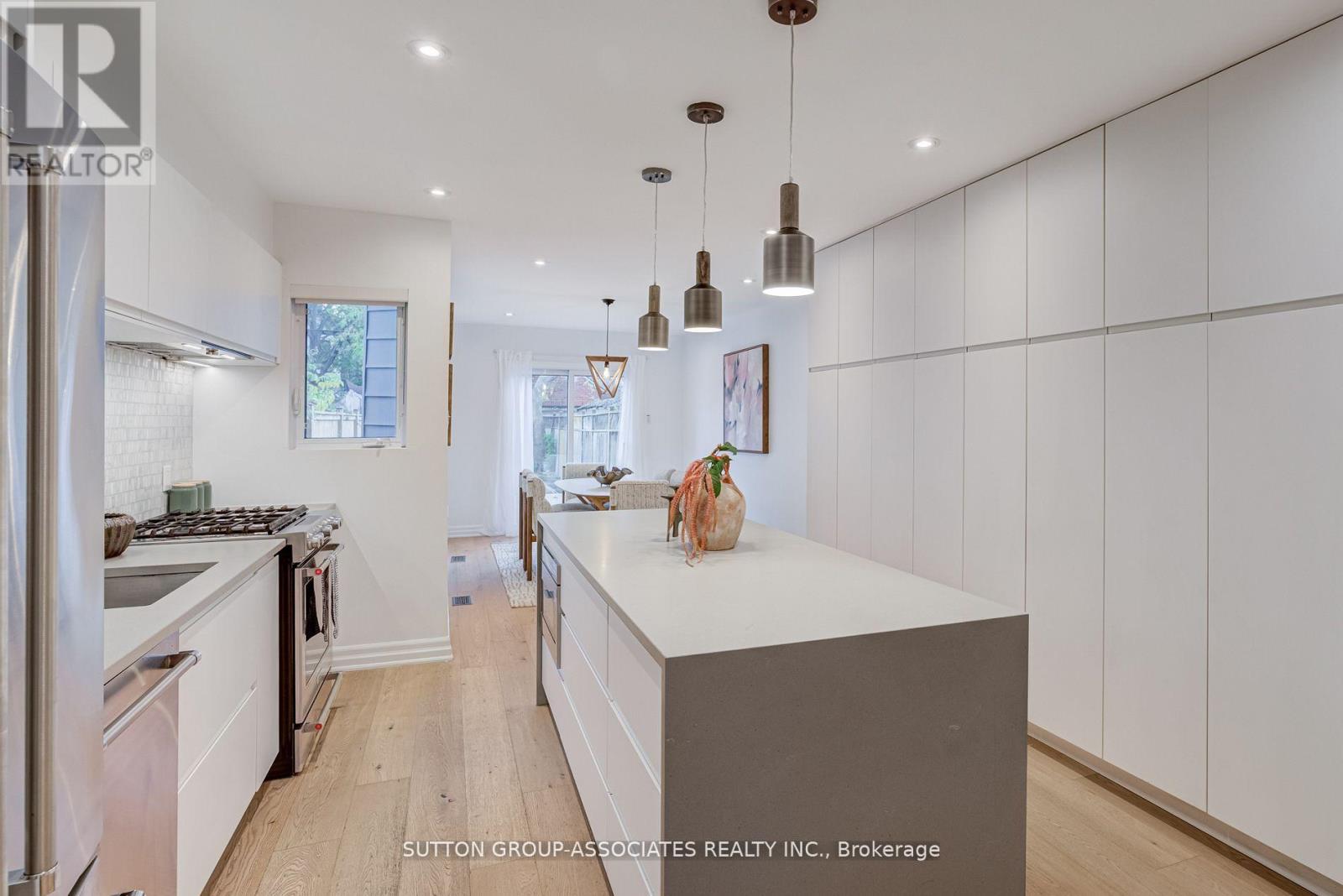 466 Montrose Avenue, Toronto, Ontario  M6G 3H1 - Photo 12 - C12518048