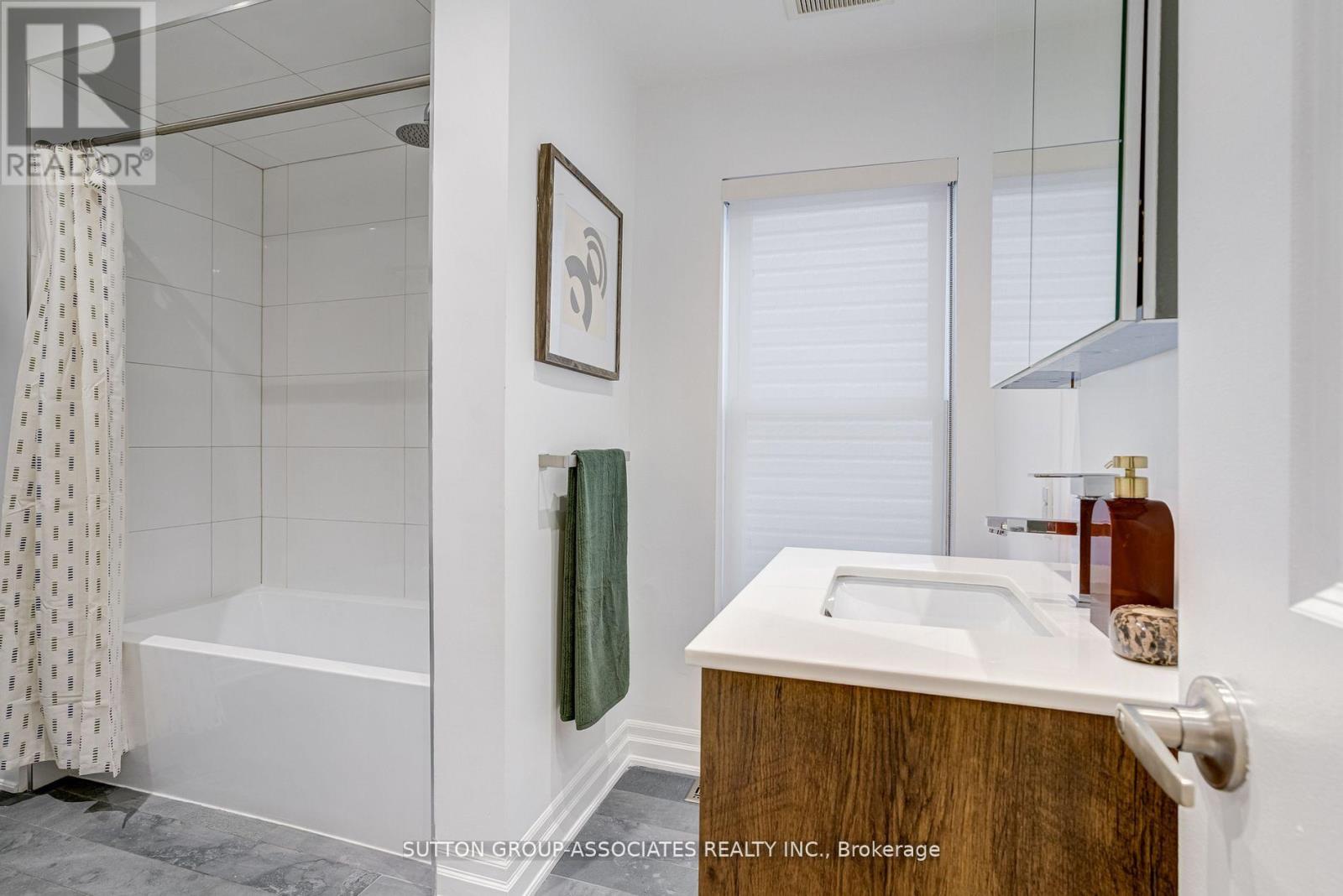 466 Montrose Avenue, Toronto, Ontario  M6G 3H1 - Photo 24 - C12518048