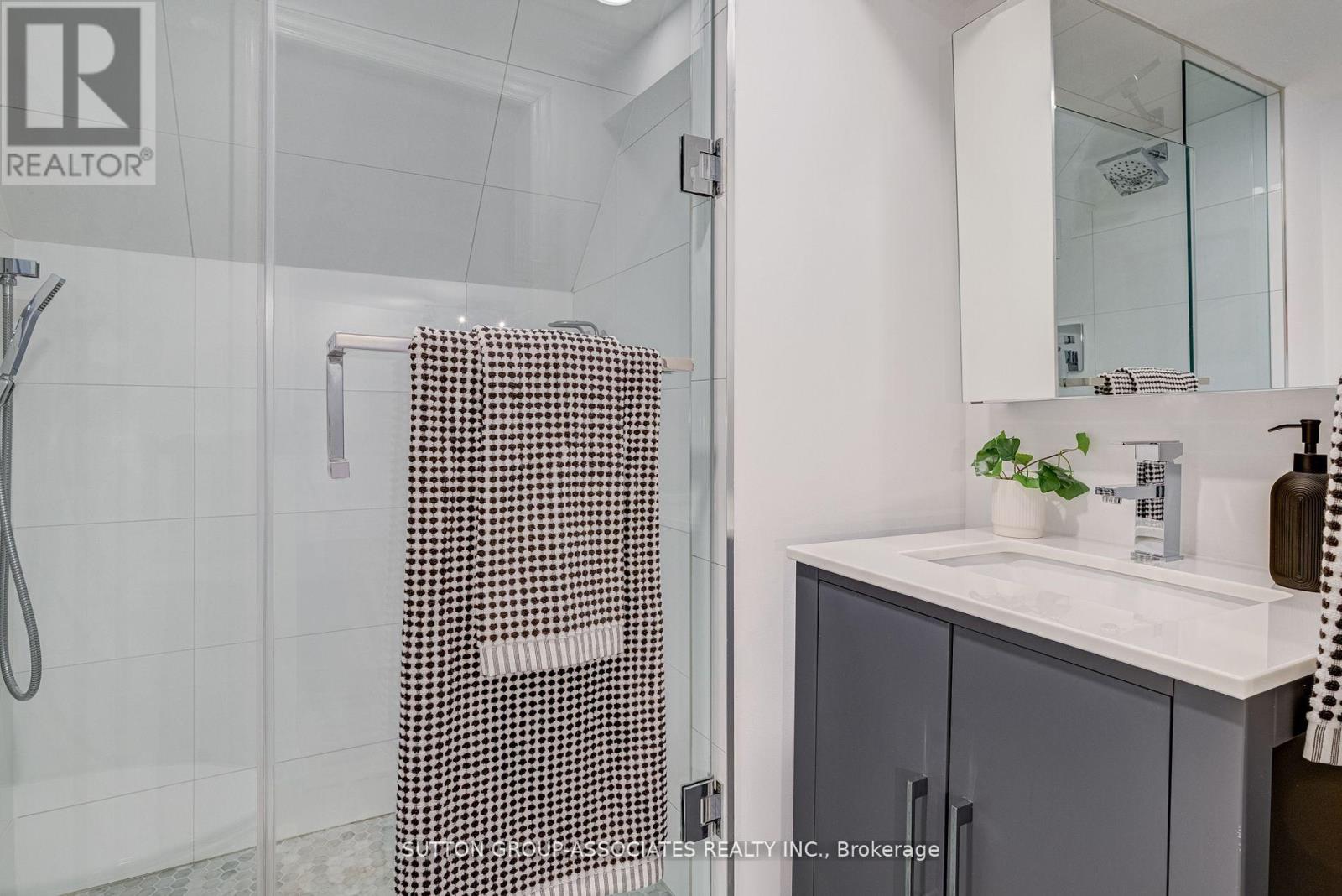 466 Montrose Avenue, Toronto, Ontario  M6G 3H1 - Photo 30 - C12518048