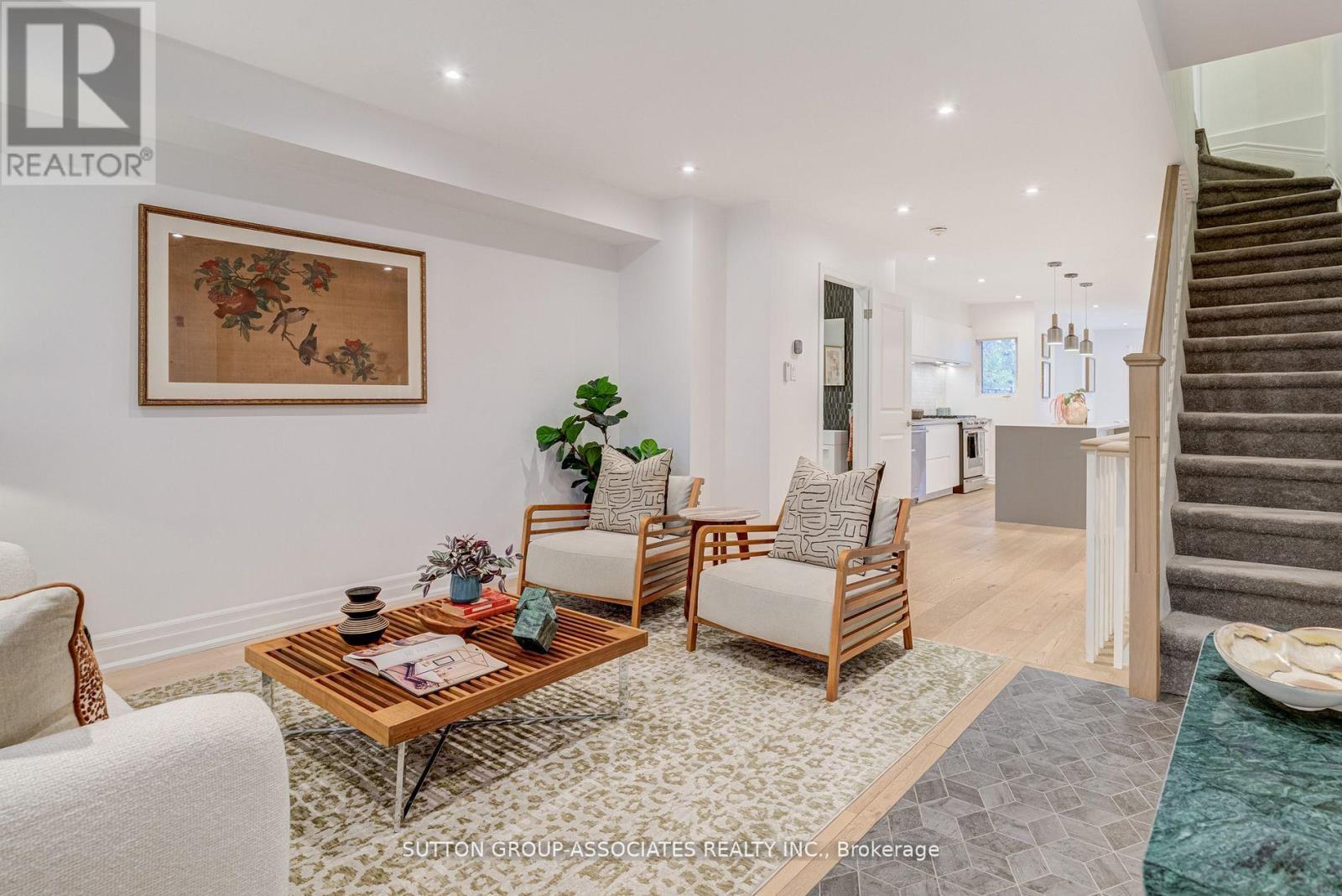 466 Montrose Avenue, Toronto, Ontario  M6G 3H1 - Photo 5 - C12518048