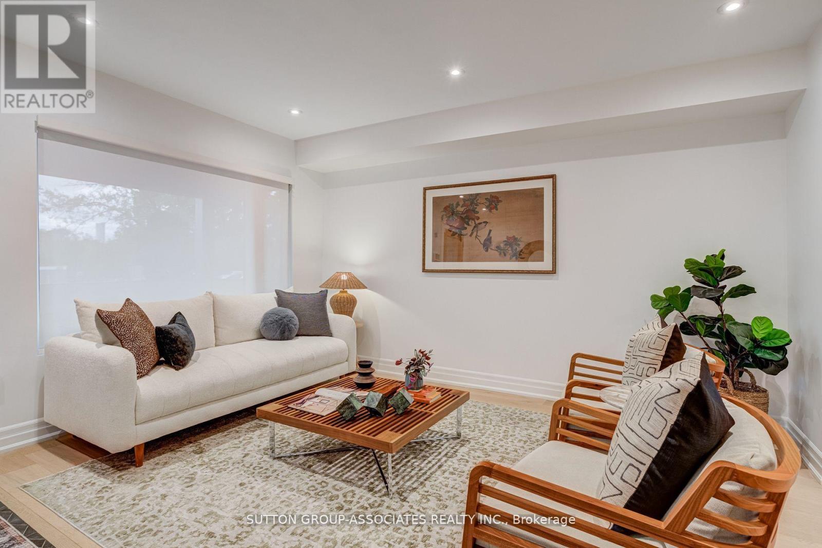 466 Montrose Avenue, Toronto, Ontario  M6G 3H1 - Photo 6 - C12518048