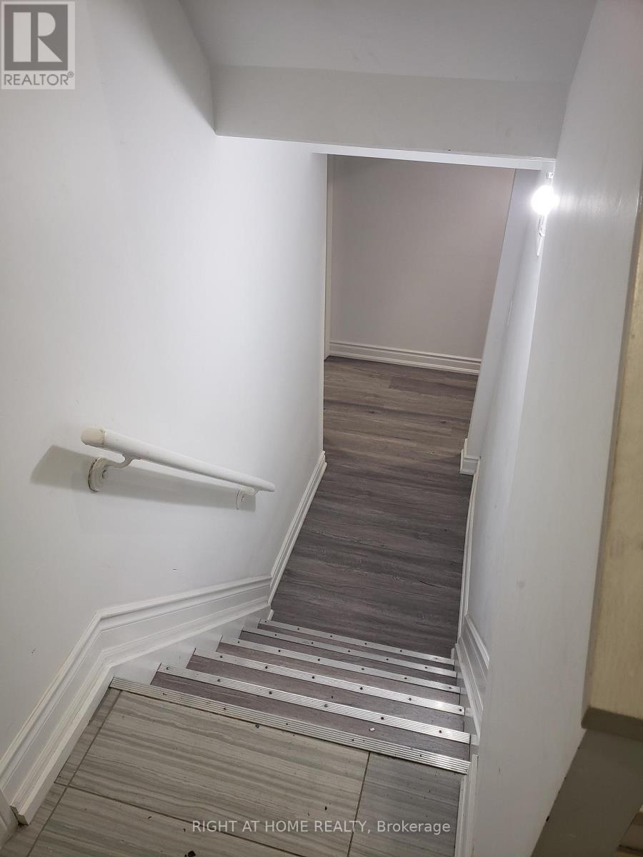 182 Acton Avenue, Toronto, Ontario  M3H 4H5 - Photo 10 - C12518066