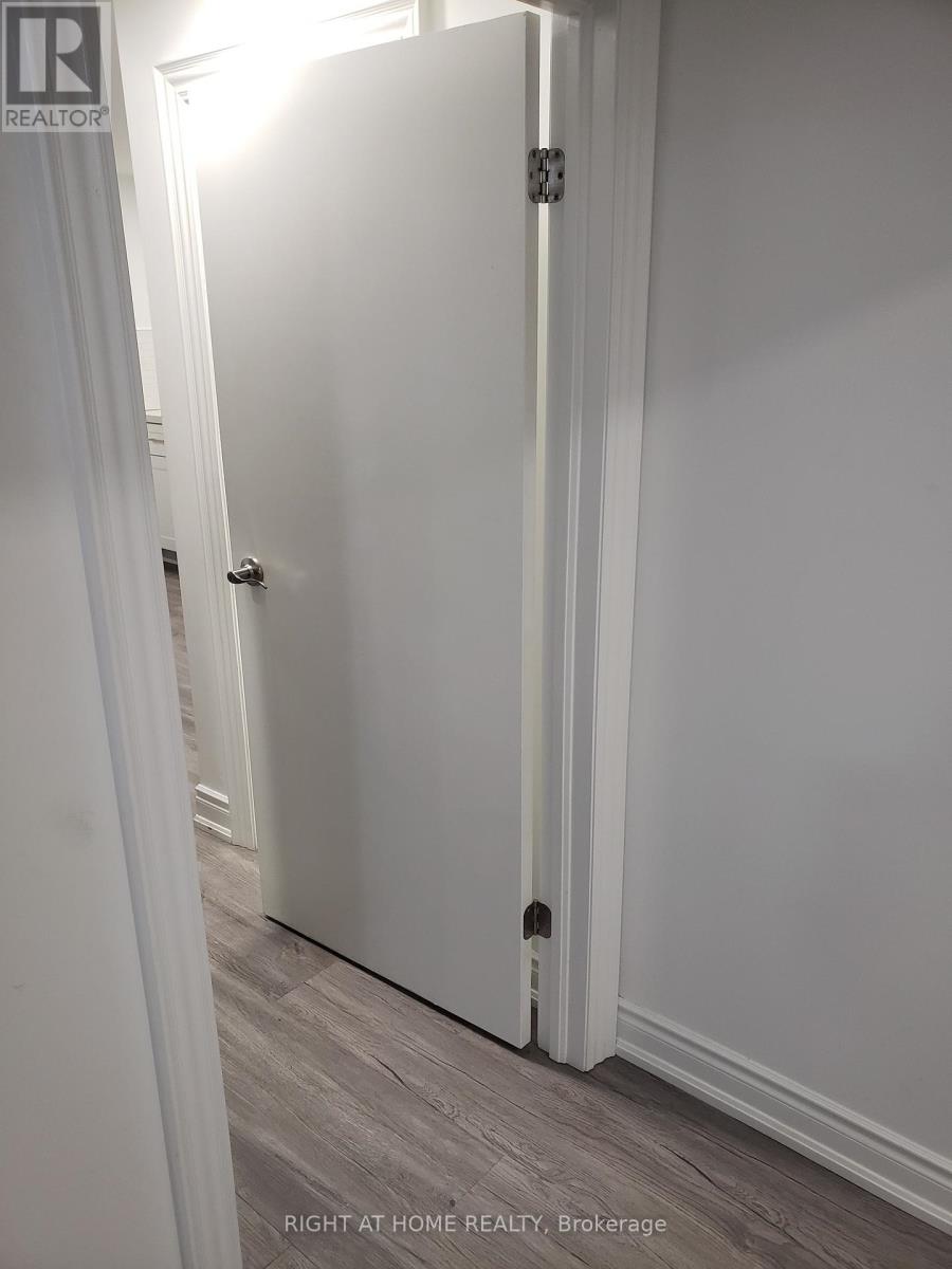 182 Acton Avenue, Toronto, Ontario  M3H 4H5 - Photo 11 - C12518066