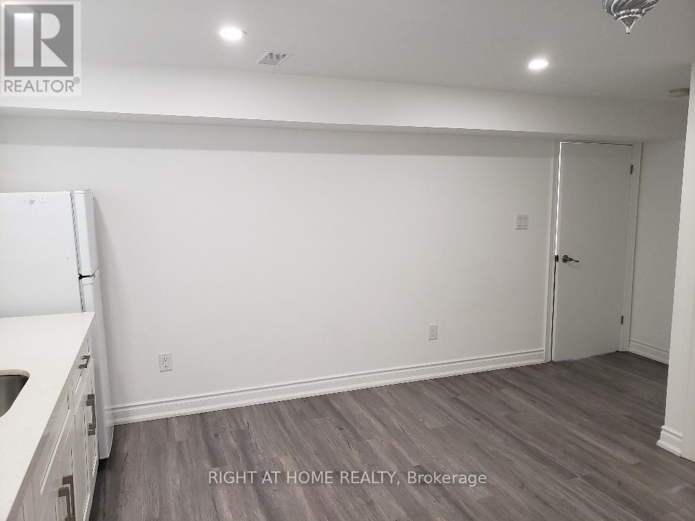 182 Acton Avenue, Toronto, Ontario  M3H 4H5 - Photo 3 - C12518066