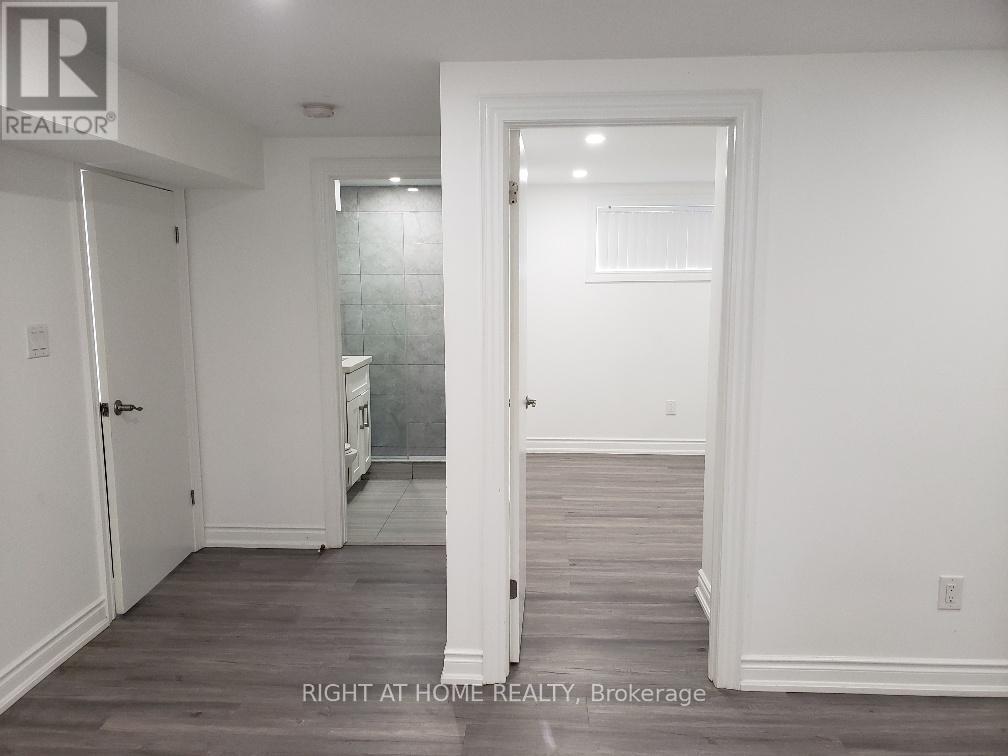 182 Acton Avenue, Toronto, Ontario  M3H 4H5 - Photo 4 - C12518066