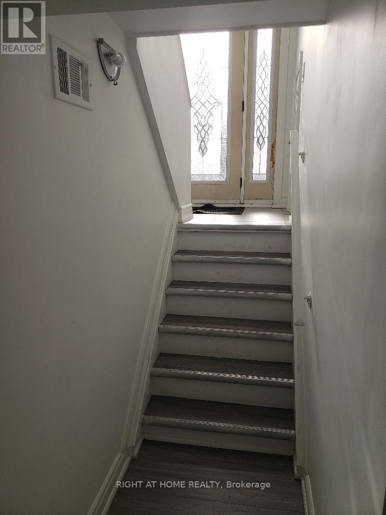 182 Acton Avenue, Toronto, Ontario  M3H 4H5 - Photo 9 - C12518066