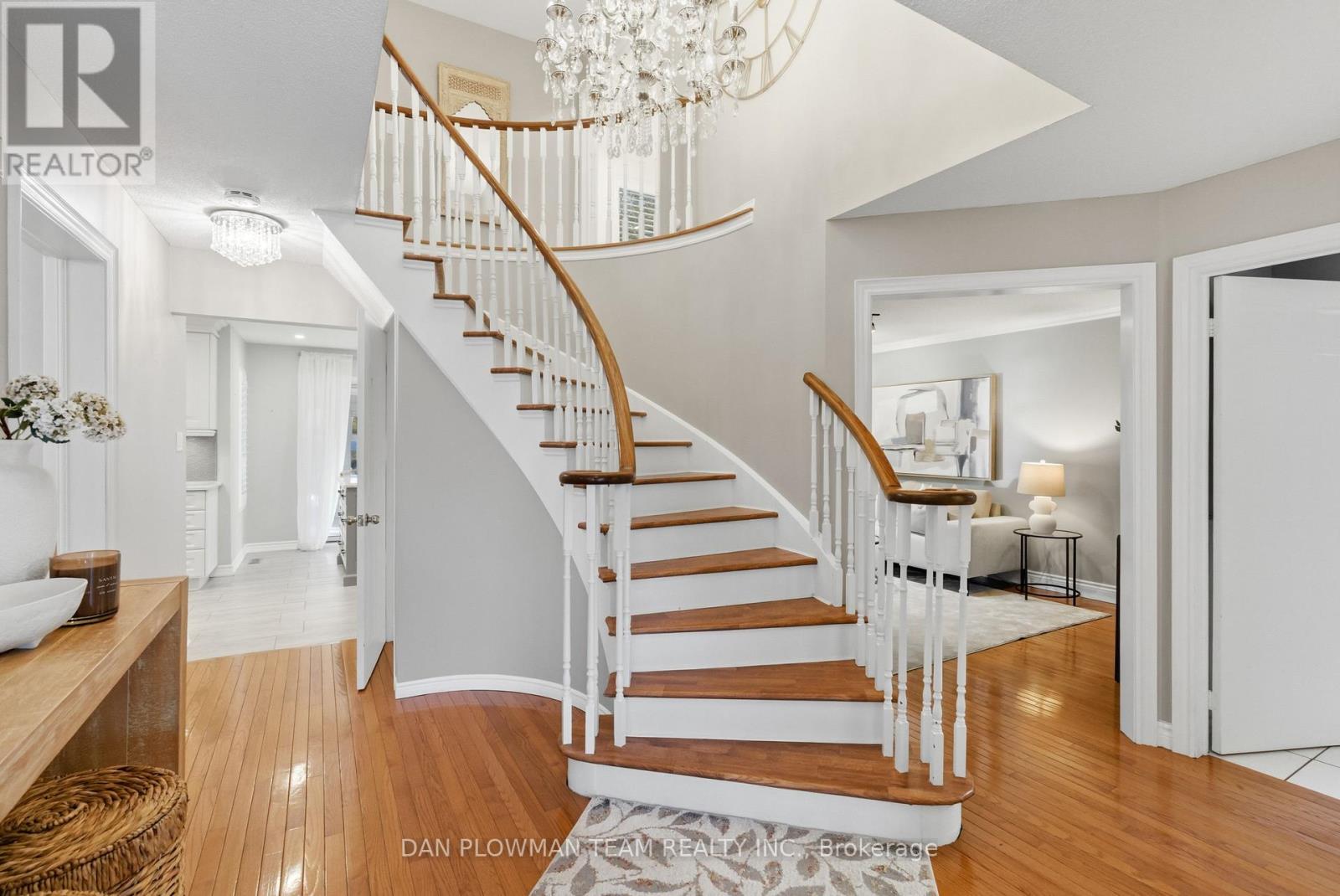 8 Aldcroft Crescent, Clarington, Ontario  L1C 4P1 - Photo 5 - E12518064