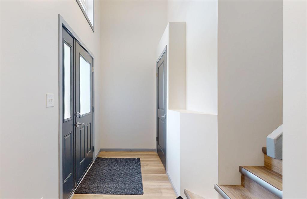 74 Hughes Crescent, Winnipeg, Manitoba  R3Y 0E8 - Photo 2 - 202528041