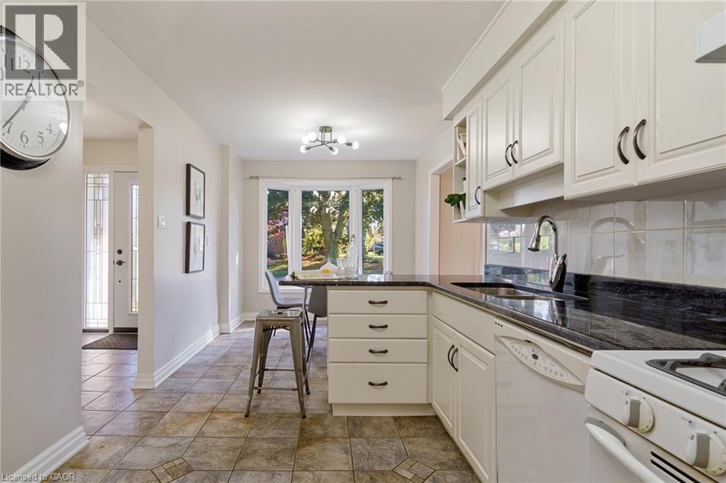 15 Blue Forest Drive, Grimsby, Ontario  L3M 4R4 - Photo 13 - 40776008