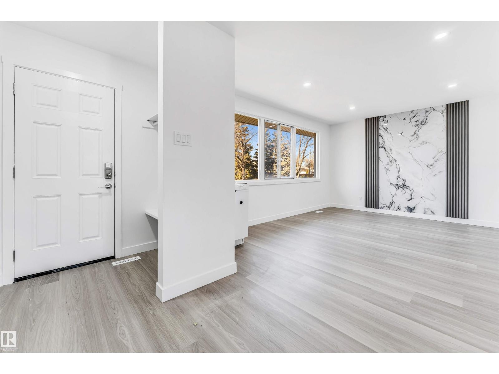 10751 164 St Nw, Edmonton, Alberta  T5P 3S1 - Photo 2 - E4464932