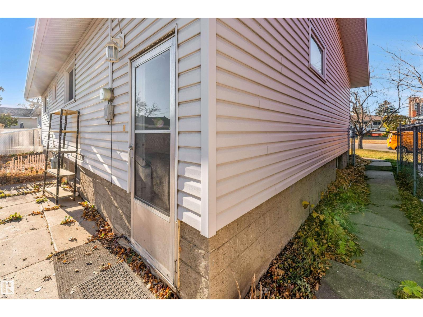 10751 164 St Nw, Edmonton, Alberta  T5P 3S1 - Photo 9 - E4464932