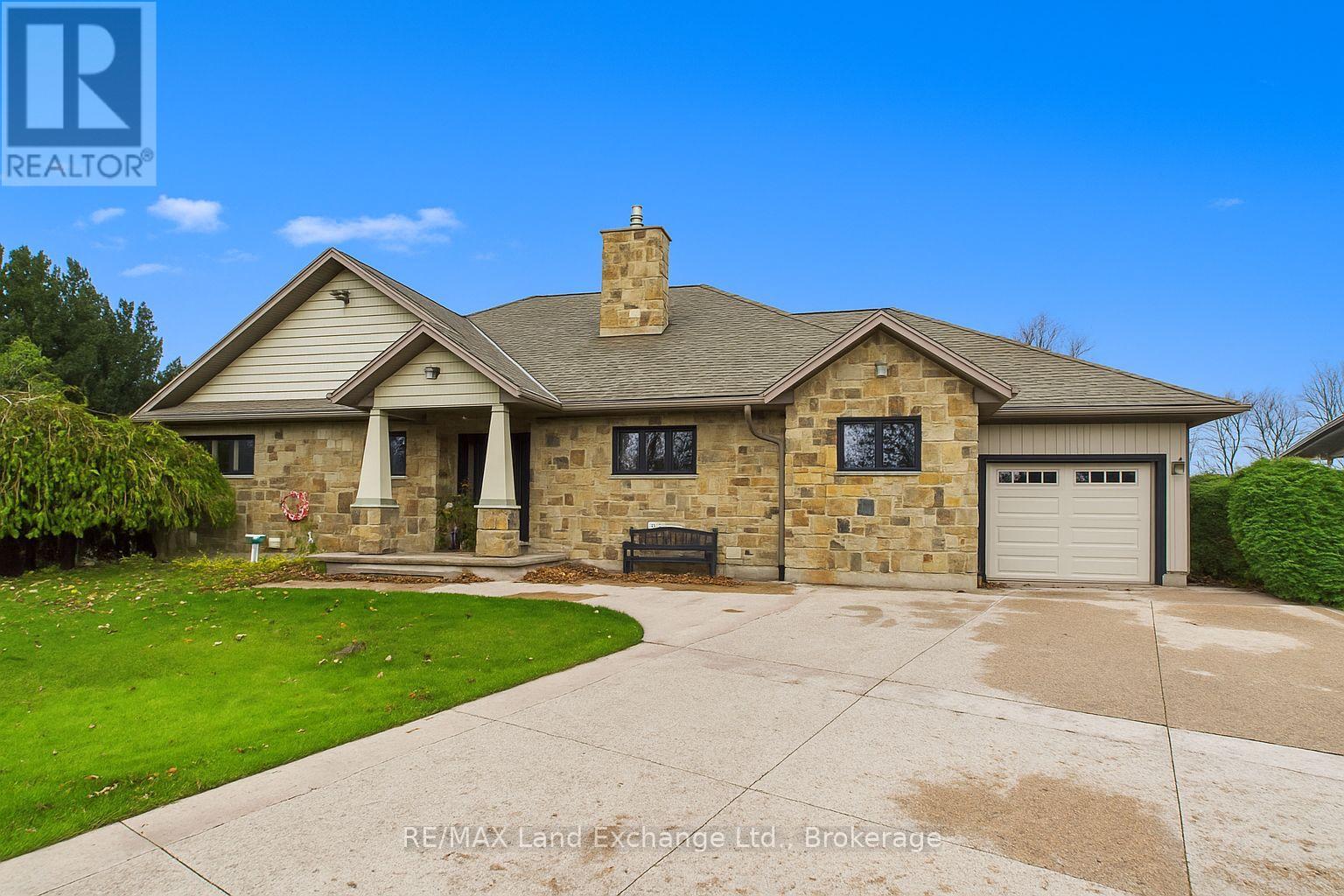 203 CAMPBELL CRESCENT, Kincardine, Ontario