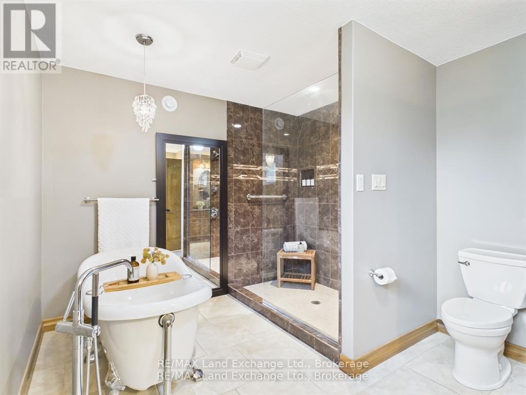 203 Campbell Crescent, Kincardine, Ontario  N2Z 1B9 - Photo 14 - X12518220