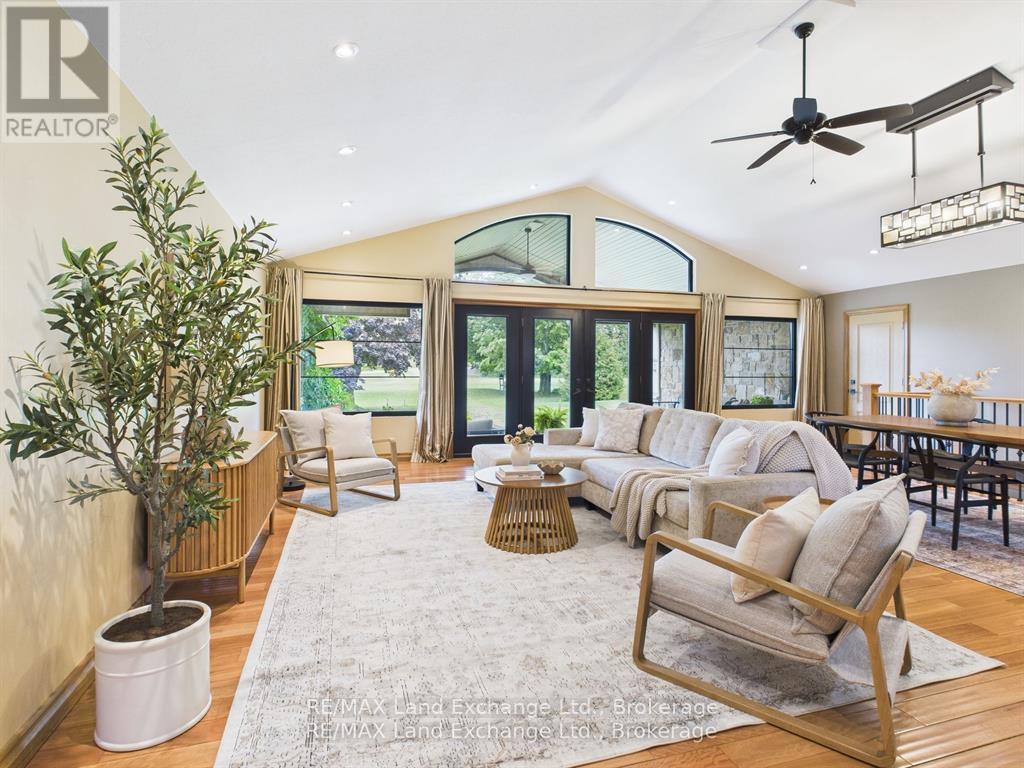 203 Campbell Crescent, Kincardine, Ontario  N2Z 1B9 - Photo 2 - X12518220