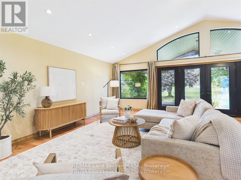 203 Campbell Crescent, Kincardine, Ontario  N2Z 1B9 - Photo 4 - X12518220