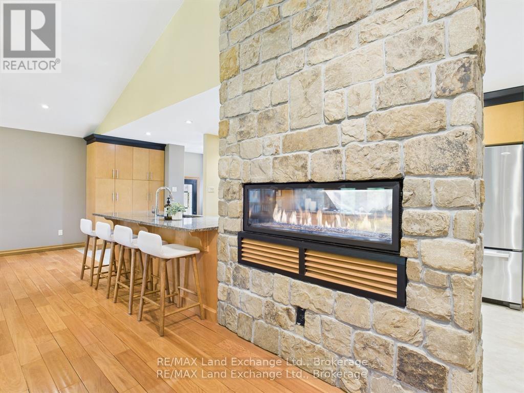 203 Campbell Crescent, Kincardine, Ontario  N2Z 1B9 - Photo 7 - X12518220