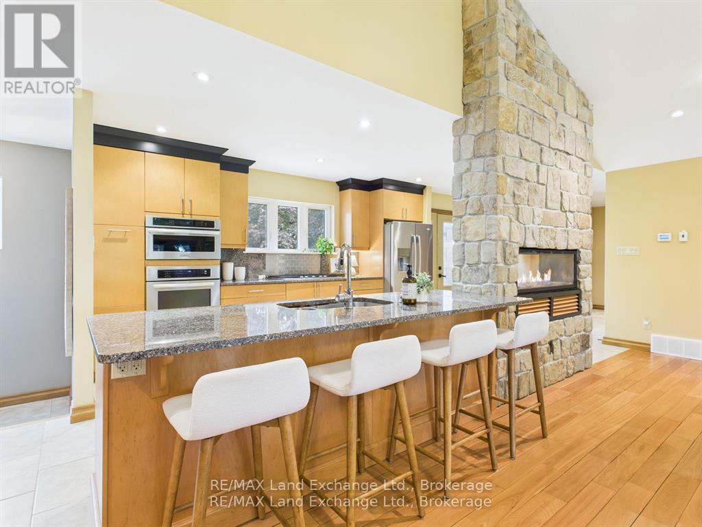 203 Campbell Crescent, Kincardine, Ontario  N2Z 1B9 - Photo 8 - X12518220