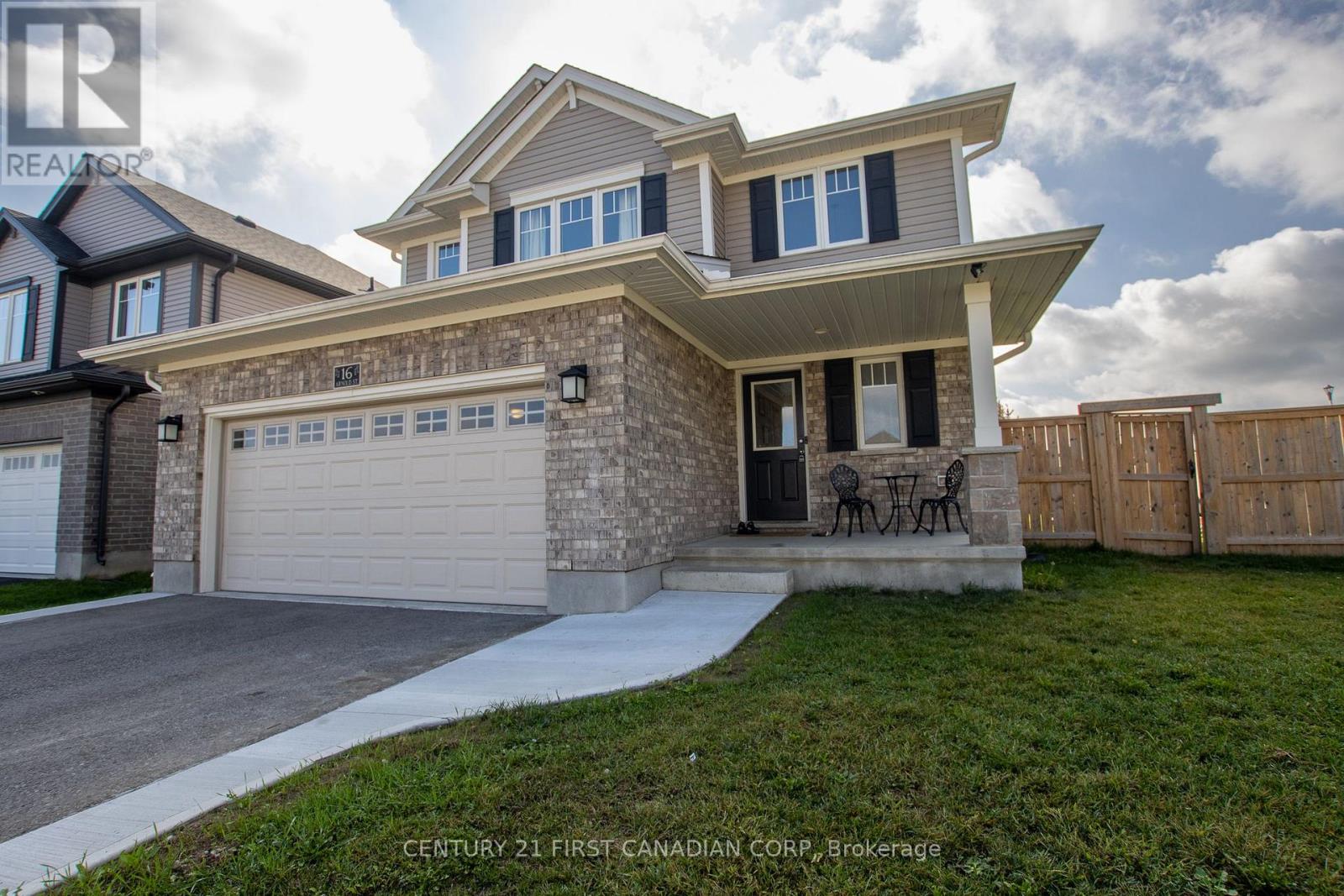 16 Arnold Street, Tillsonburg, Ontario  N4G 0G9 - Photo 2 - X12518254