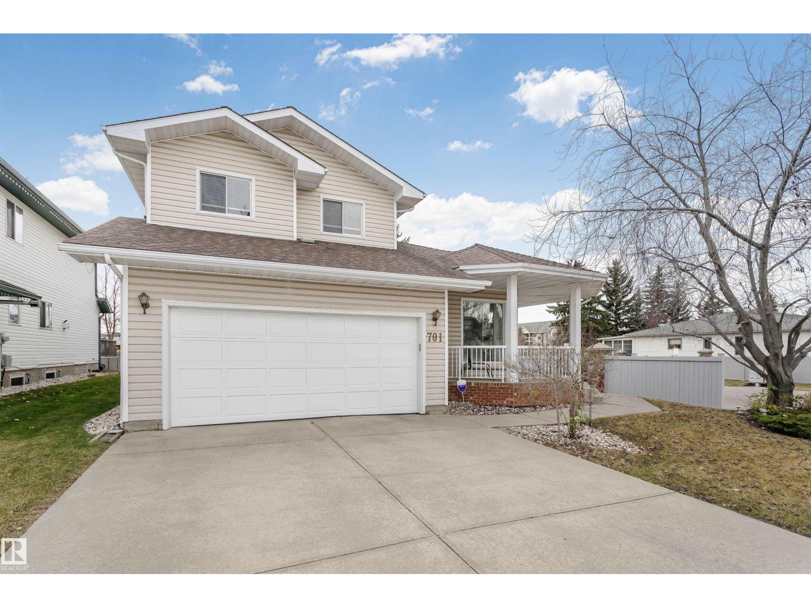 701 Revell Cr Nw, Edmonton, Alberta  T6R 2G1 - Photo 2 - E4464936