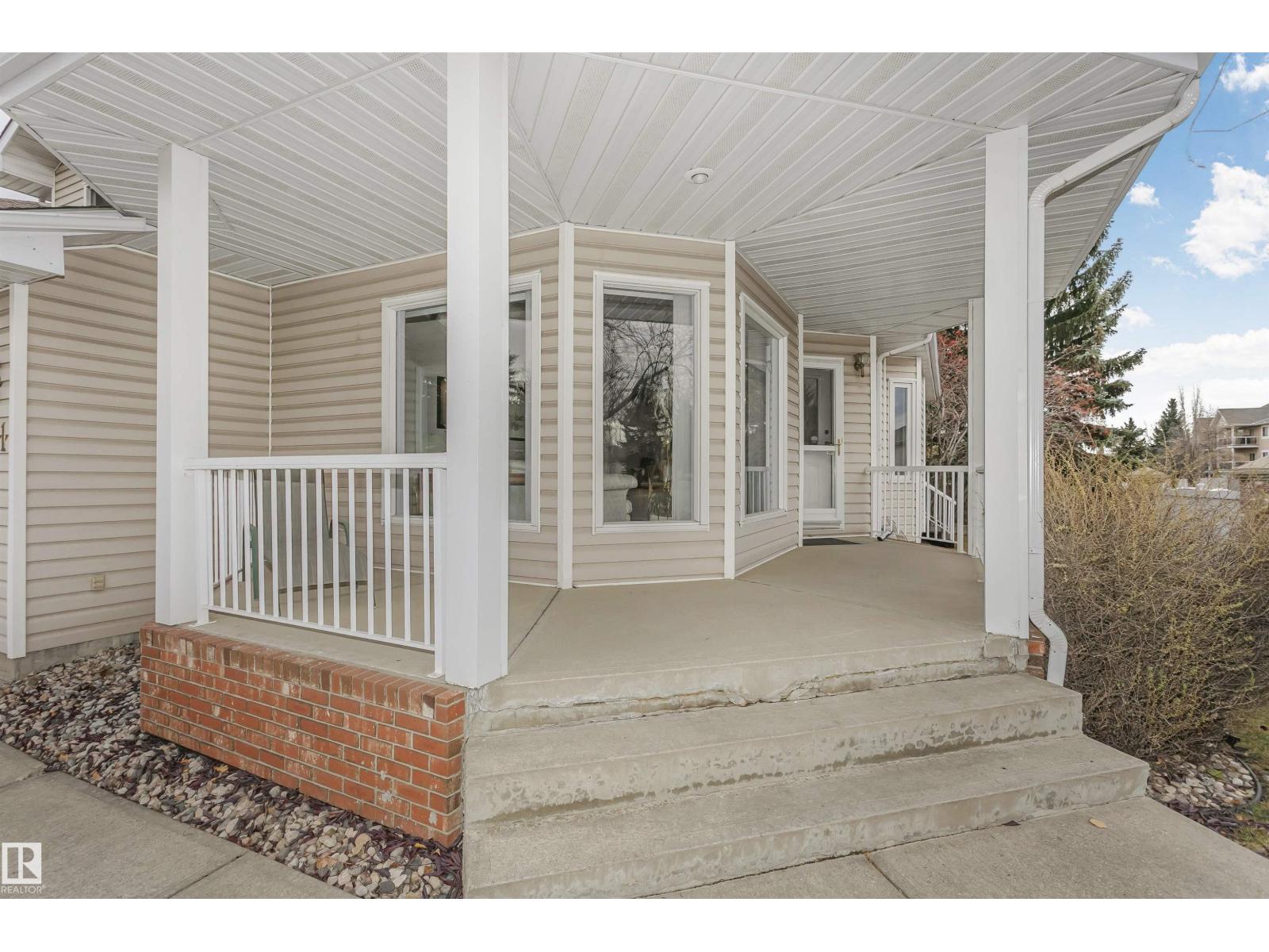 701 Revell Cr Nw, Edmonton, Alberta  T6R 2G1 - Photo 4 - E4464936