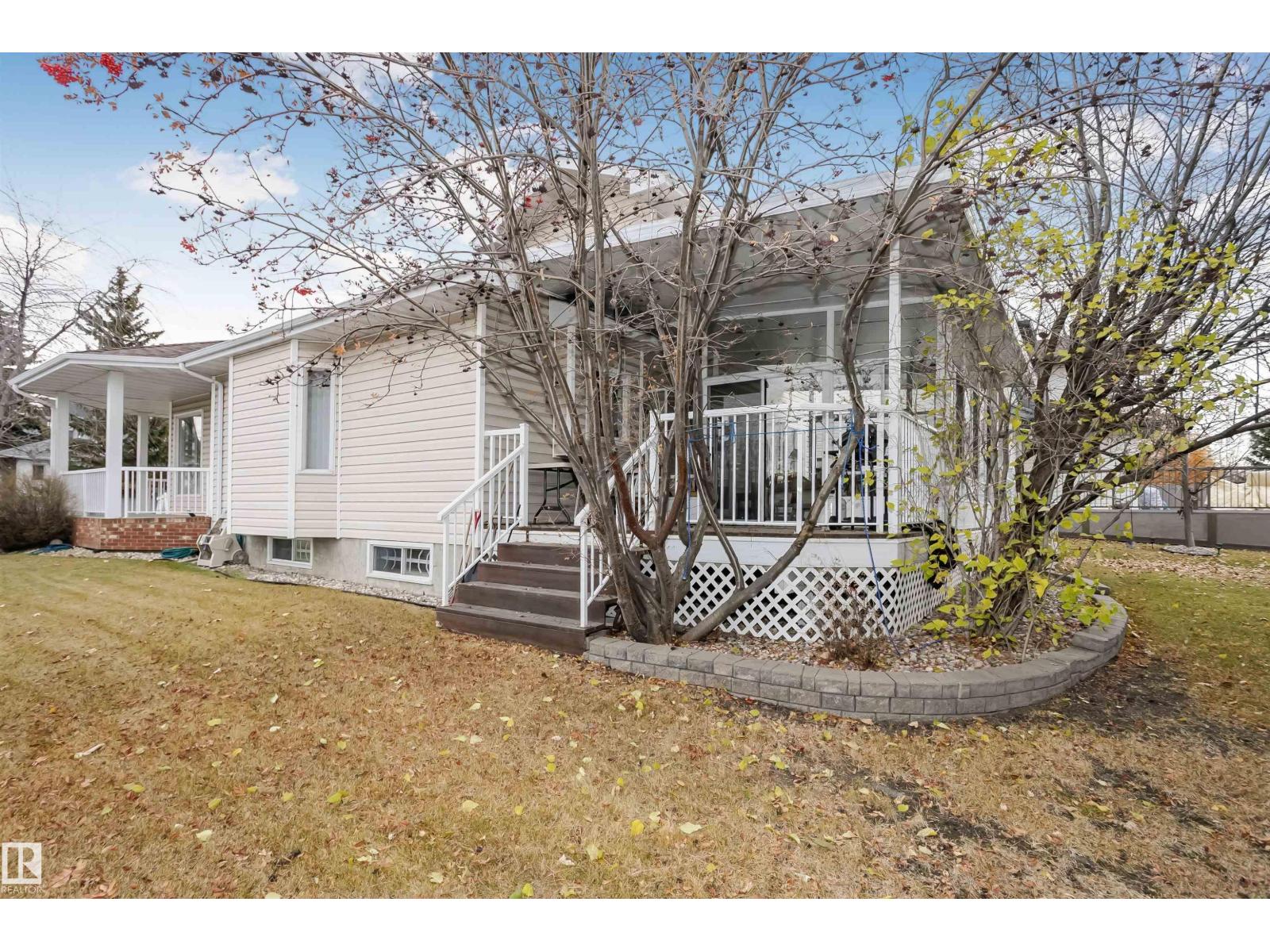 701 Revell Cr Nw, Edmonton, Alberta  T6R 2G1 - Photo 5 - E4464936
